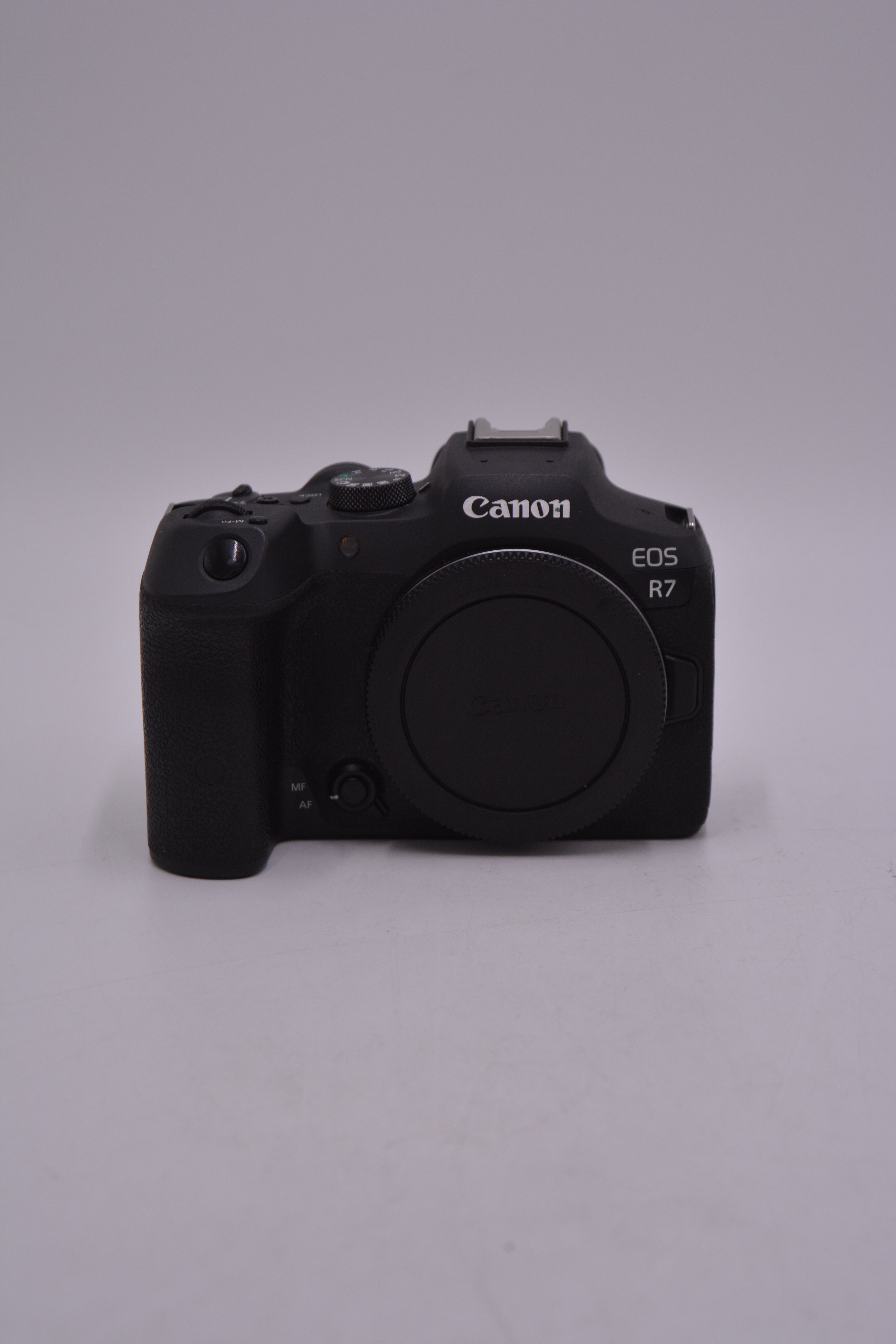 Canon EOS R7 Mirrorless Digital Camera - 32.5MP APS-C Sensor, 4K Video, Dual Pixel AF, Used - Perfect for Travel Photography, Vlogging & Professional Shoots