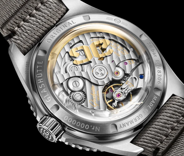 Glashutte Original Spezialist SeaQ Panorama Date Stainless Steel Men's Diver Watch - Luxury Automatic Timepiece for Professional Diving, Business & Formal Occasions