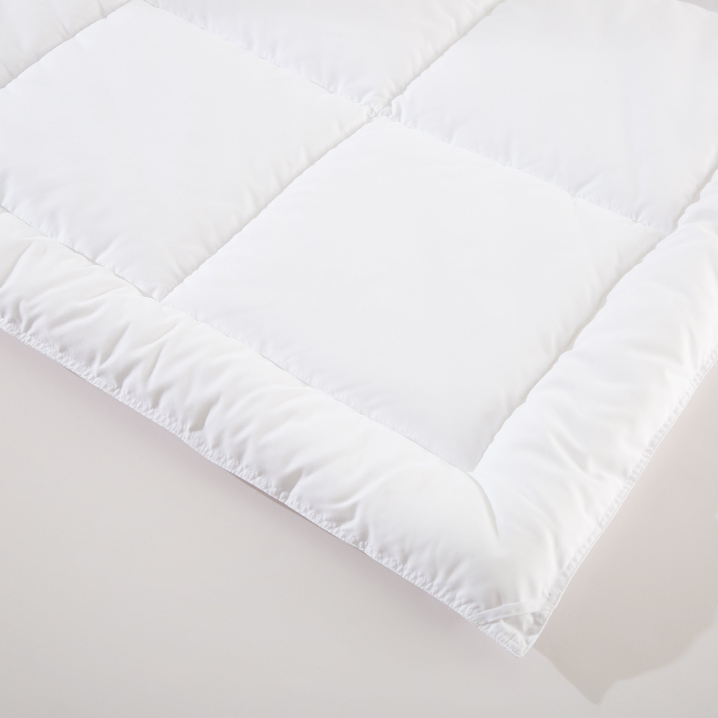FURRFREE Aerogel Comforter - Hypoallergenic Pet Hair Repellent Blanket for Dogs & Cats | Ultra Soft & Breathable Bedding | Perfect for Allergy Sufferers & Pet Owners (Home, Bedroom, Couch Use)