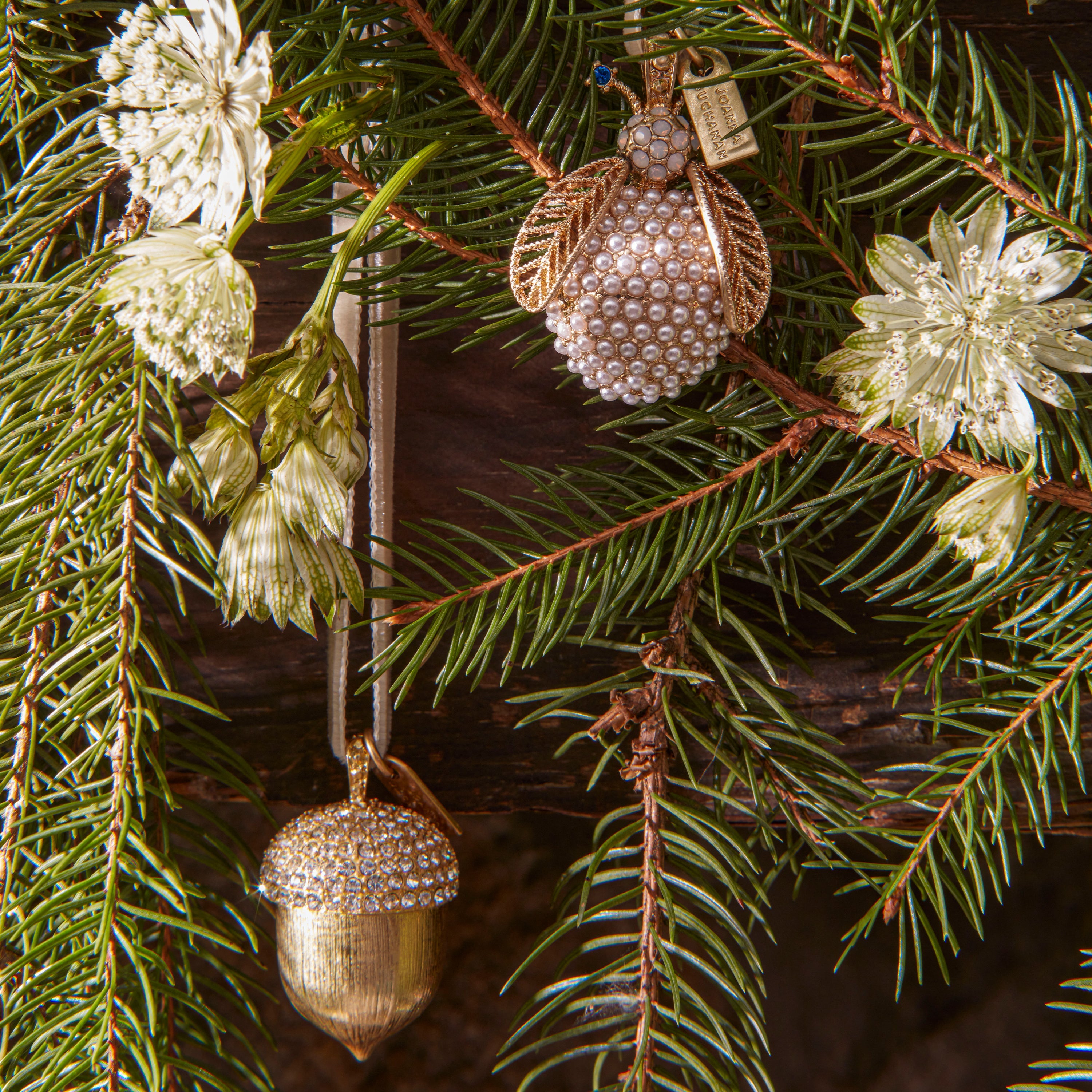 Acorn Hanging Christmas Ornament - Handcrafted Wooden Holiday Decor for Tree, Wreath & Festive Home Decoration
