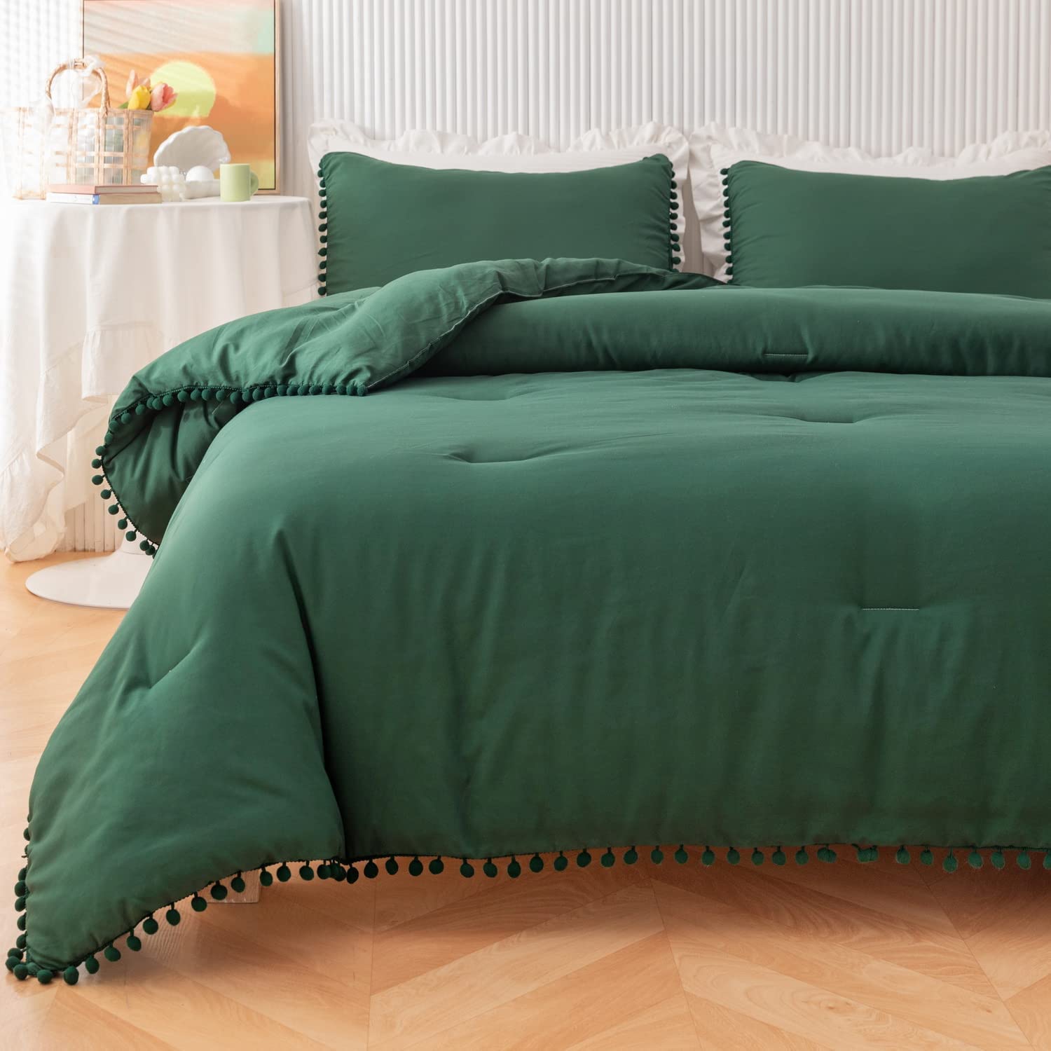 YIRDDEO Emerald Green Twin Ball Pom Fringe Comforter Set - 2 Piece Boho Aesthetic Luxury Bedding with Ultra Soft Microfiber (1 Comforter + 1 Pillowcase) - Perfect for Bohemian Bedroom Decor & Vintage Style Home