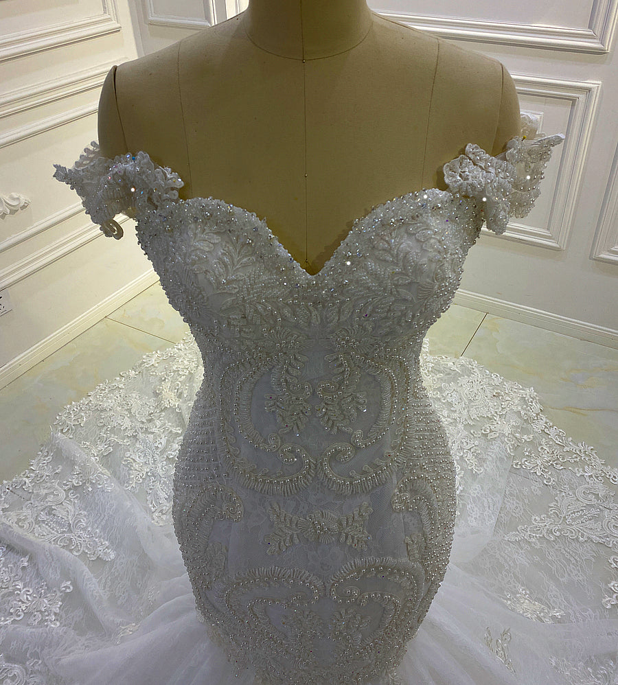 Elegant Off Shoulder Short Sleeve Lace Applique Mermaid Wedding Dress - Perfect for Beach Weddings, Vow Renewals & Romantic Photoshoots
