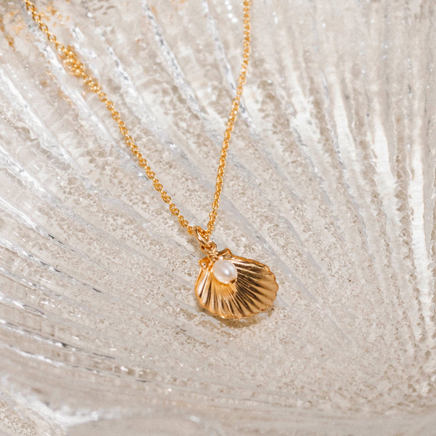Elegant Ariel Necklace with Pearl Pendant - Perfect for Women's Jewelry Gifts, Weddings & Special Occasions