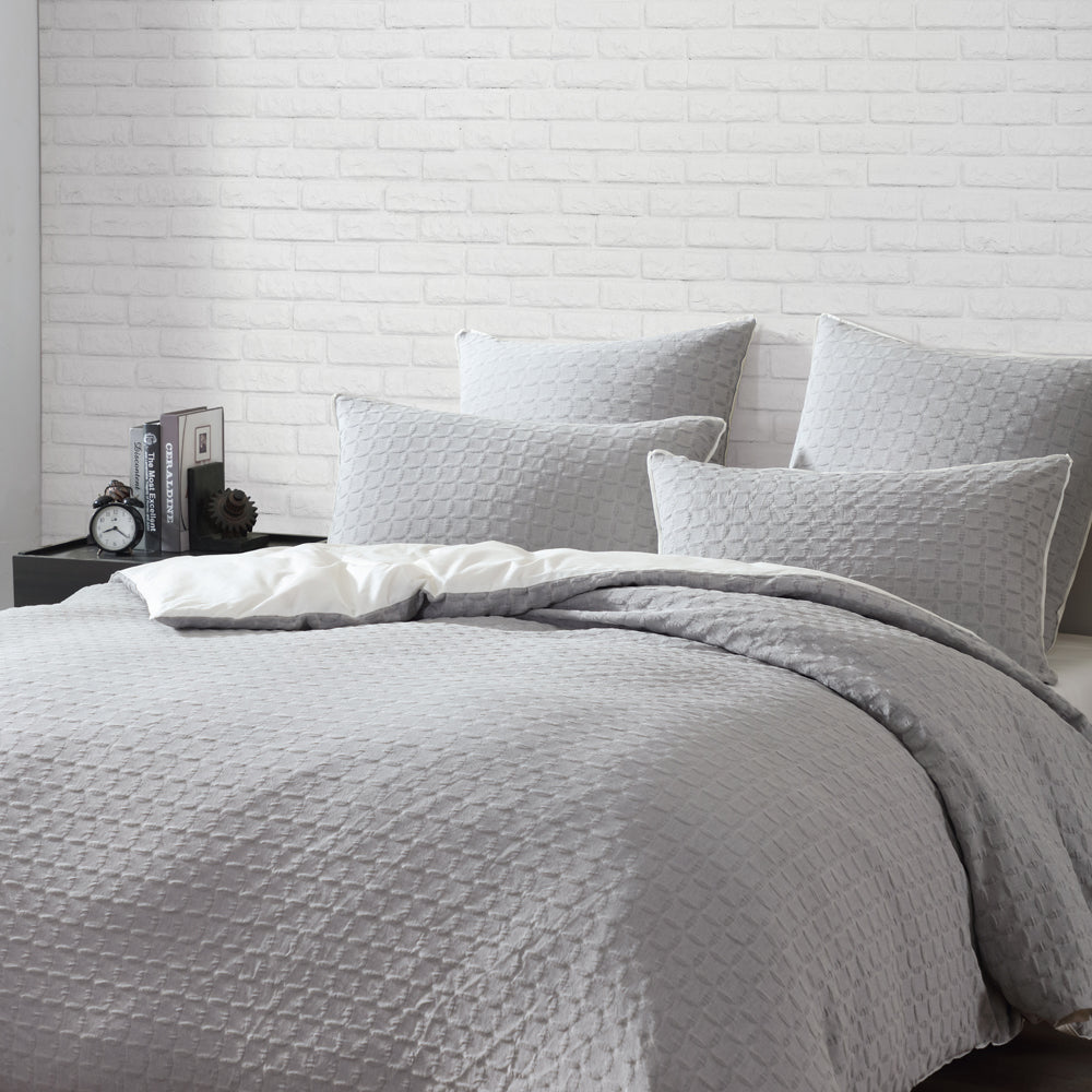 Premium Flo Fog Quilt Cover Set - King Size Bedding with Soft Microfiber, Breathable & Wrinkle-Resistant - Perfect for Master Bedroom, Guest Room & Hotel Decor