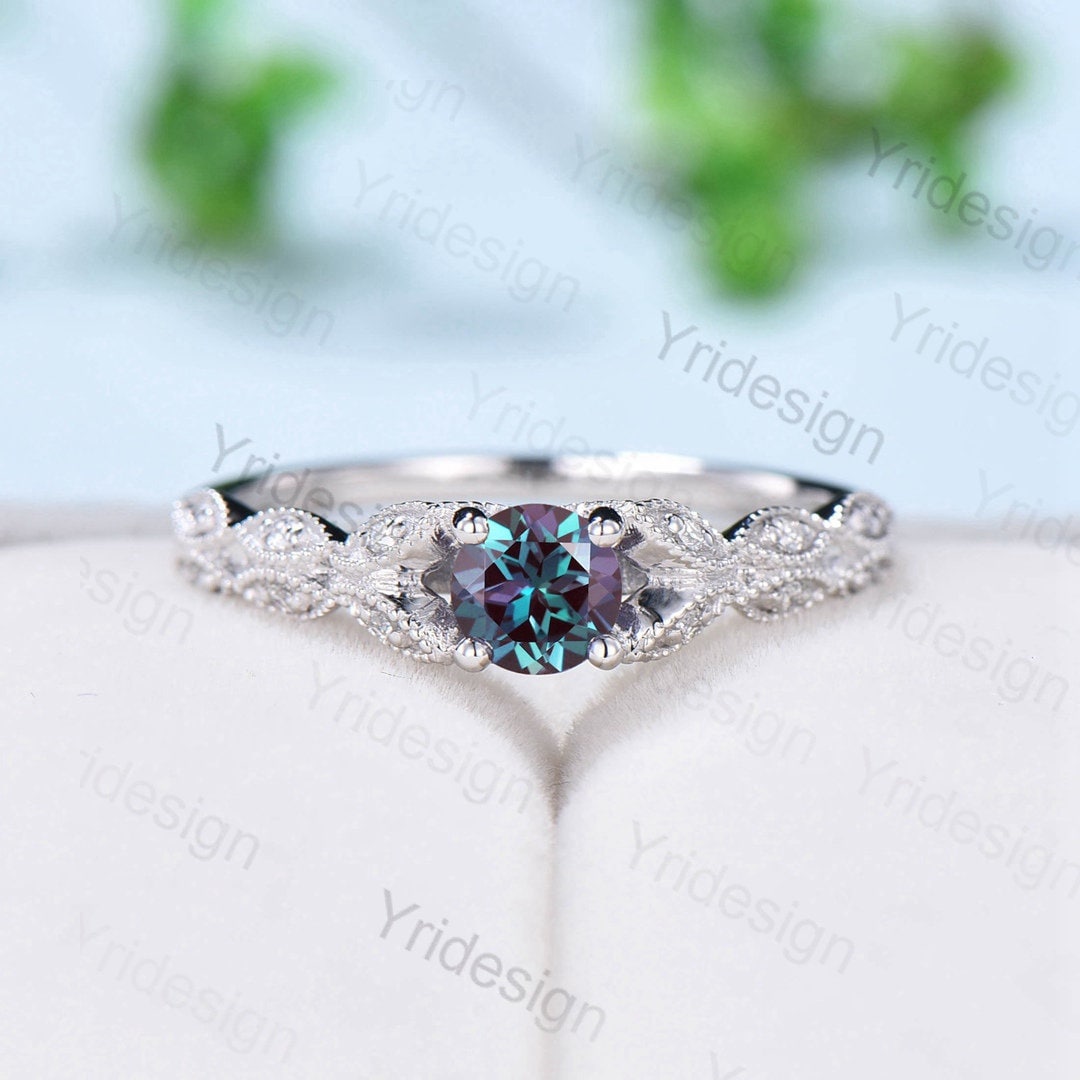 Exquisite Vintage Alexandrite Engagement Ring - Split Shank, Color Changing Gemstone in White Gold, Art Deco Moissanite Promise Ring for Women | Perfect for Proposals, Anniversaries & Special Occasions