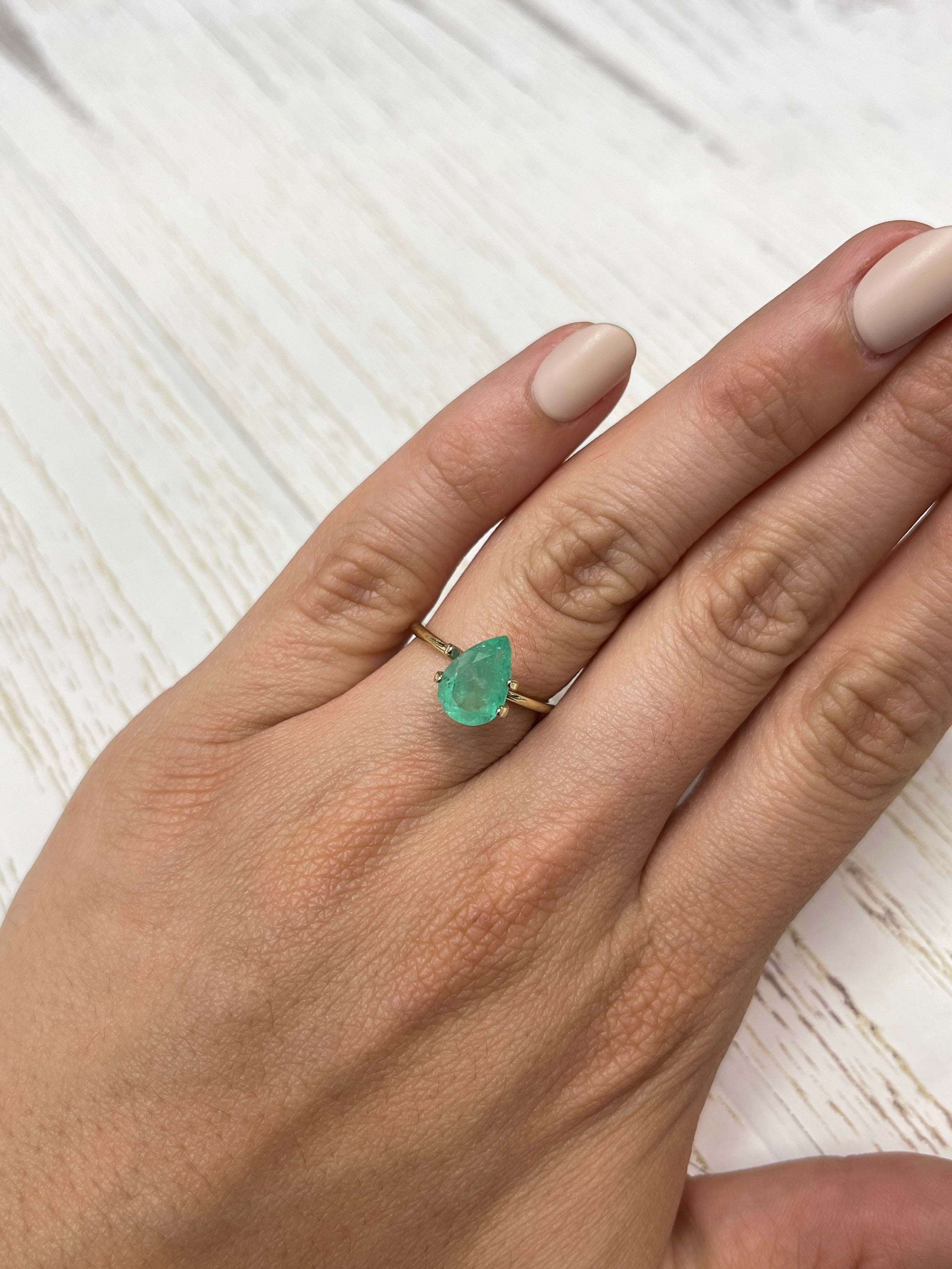 1.89 Carat 10.6x7.4mm Natural Green Colombian Emerald Pear Cut Loose Gemstone for Jewelry Making - Engagement Rings, Pendants & Earrings