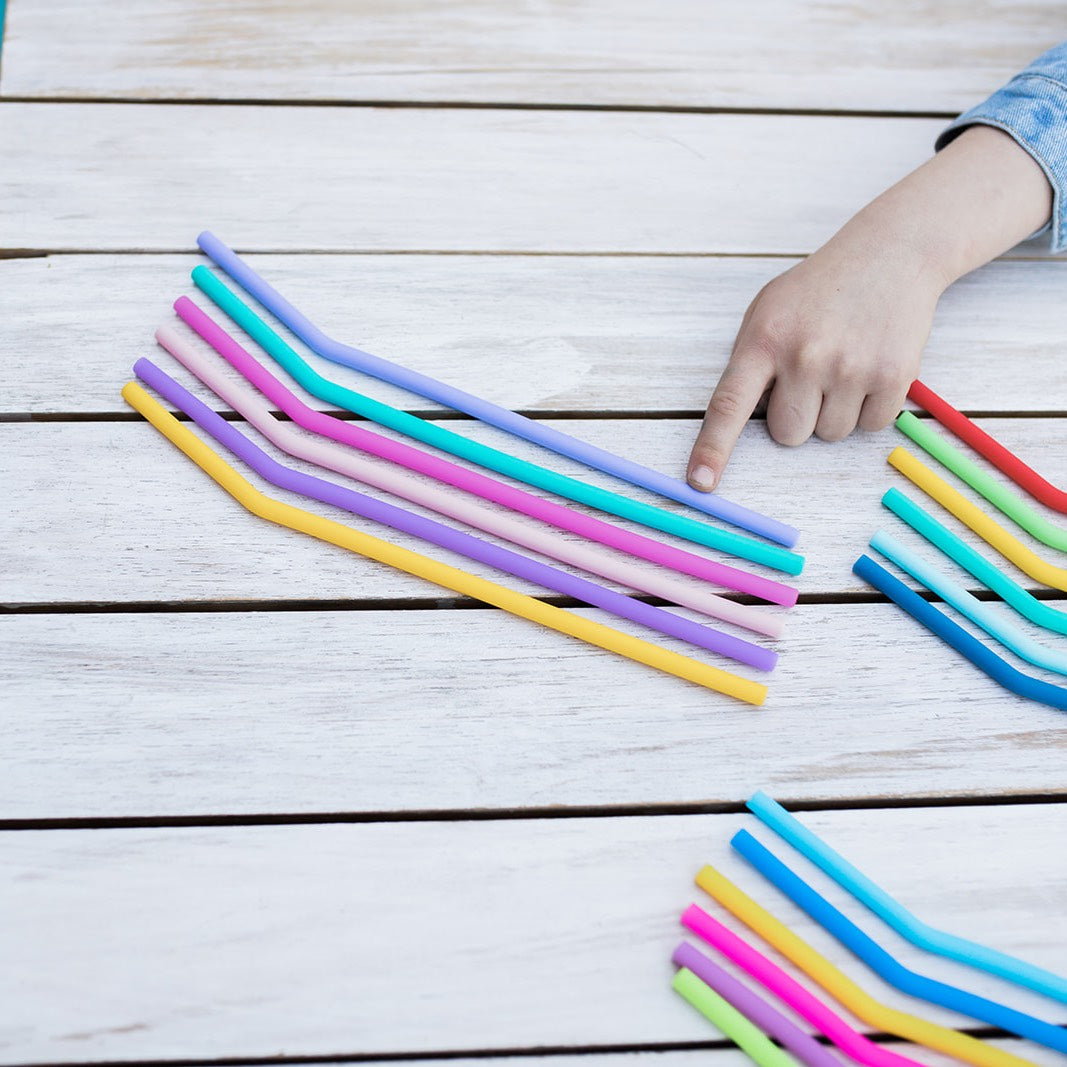 MontiiCo Reusable Silicone Straws - BPA Free, Eco-Friendly Drinking Straws for Smoothies, Iced Coffee & Cocktails (Pink, 4-Pack) - Perfect for Home, Office & Travel Use
