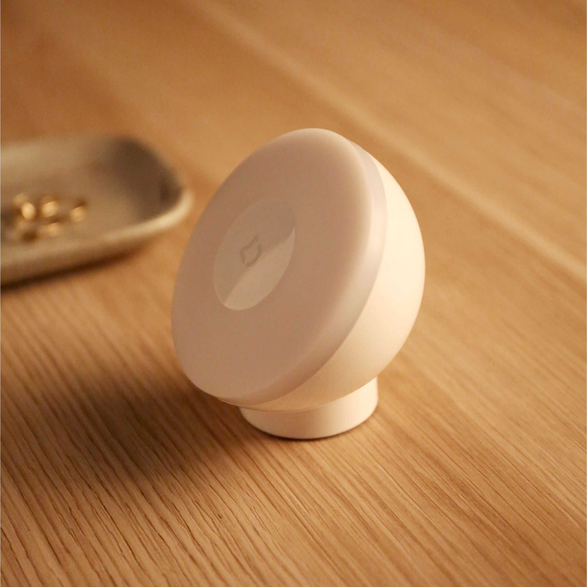 DESIGNSTUFF Motion Sensor Night Light - Battery Operated, Wireless LED Nightlight for Bedroom, Hallway, Bathroom - Auto On/Off, Soft White Glow for Safe Night Navigation