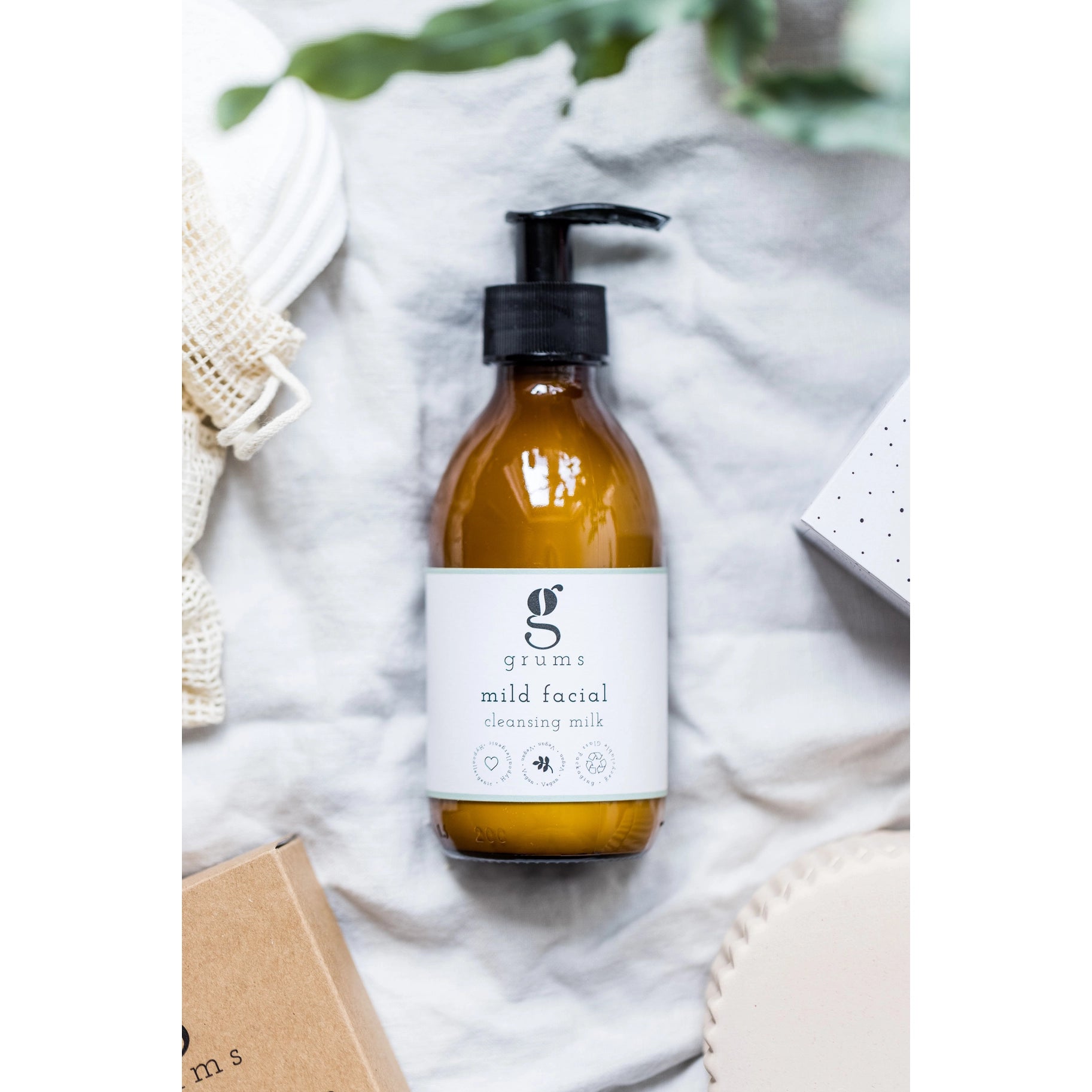 Gentle Facial Cleansing Milk for Sensitive Skin - Hydrating & Soothing Daily Face Wash - Perfect for Morning & Night Skincare Routine