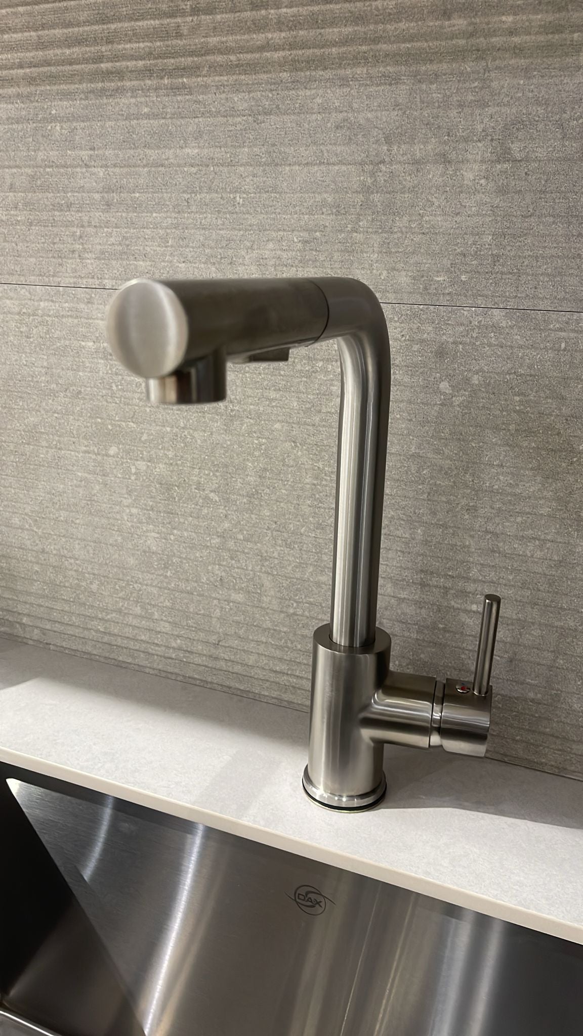 DAX 8213 BN Single Handle Pull Out Kitchen Faucet with Brushed Nickel Finish - Ideal for Modern Home Kitchen Sinks, Dishwashing and Food Prep