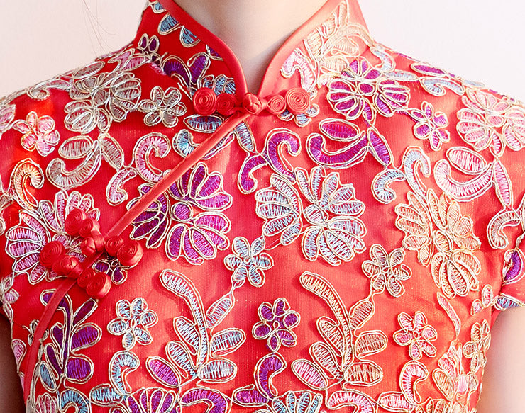 Elegant Red Floral Embroidered Long Qipao Cheongsam Wedding Dress - Traditional Chinese Bridal Gown for Ceremonies & Special Occasions