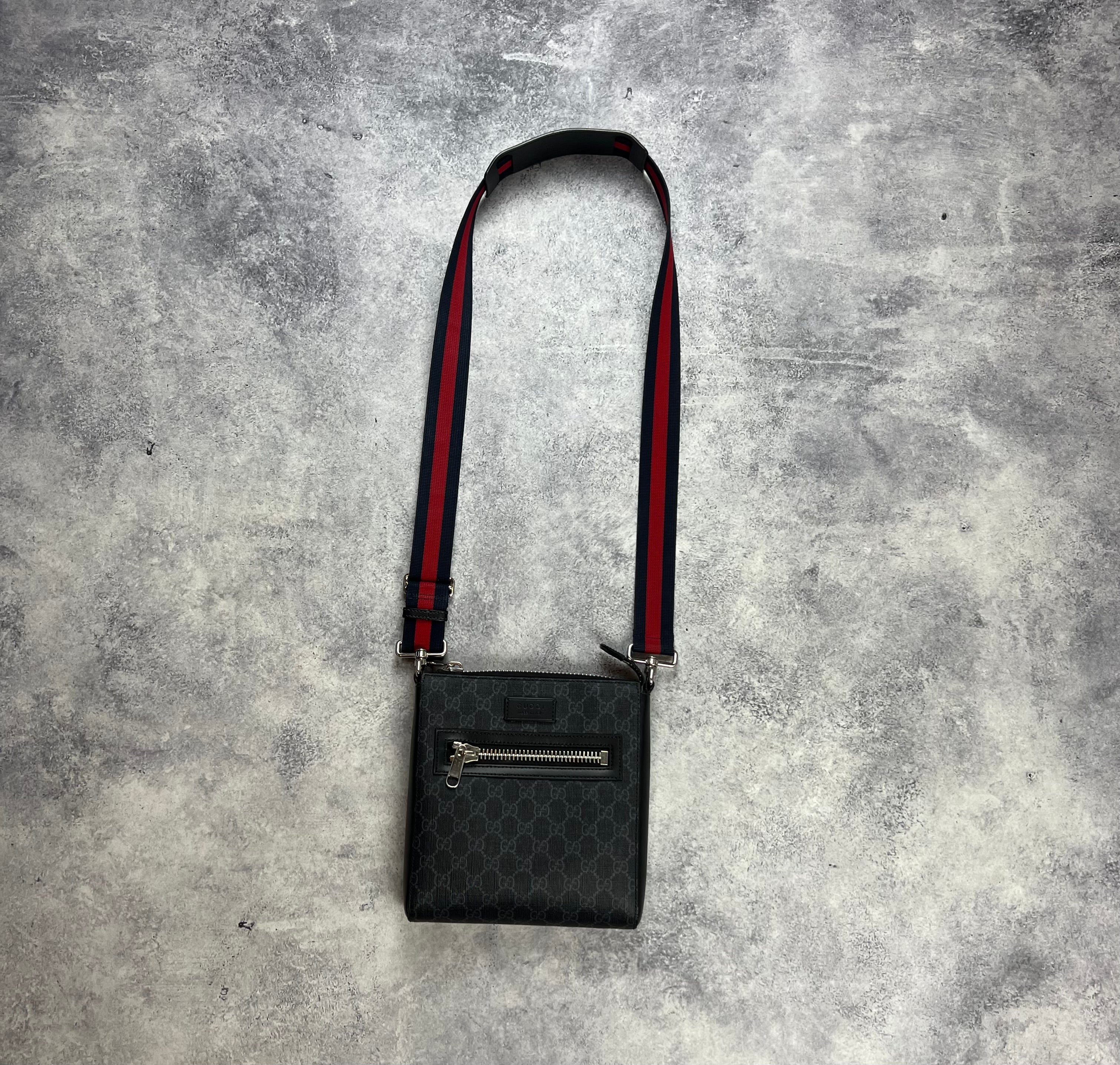 Gucci Small GG Supreme Messenger Bag for Men & Women - Stylish Crossbody Shoulder Bag for Travel, Work & Everyday Use