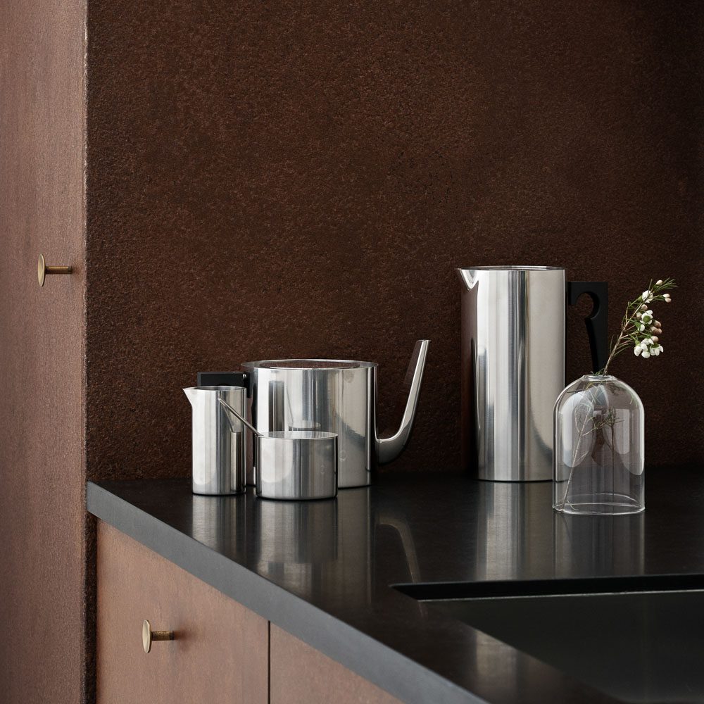 STELTON ARNE JACOBSEN Stainless Steel Water Jug with Ice Lip - 2L Modern Pitcher for Iced Tea, Lemonade & Cocktails - Elegant Kitchen & Dining Table Accessory