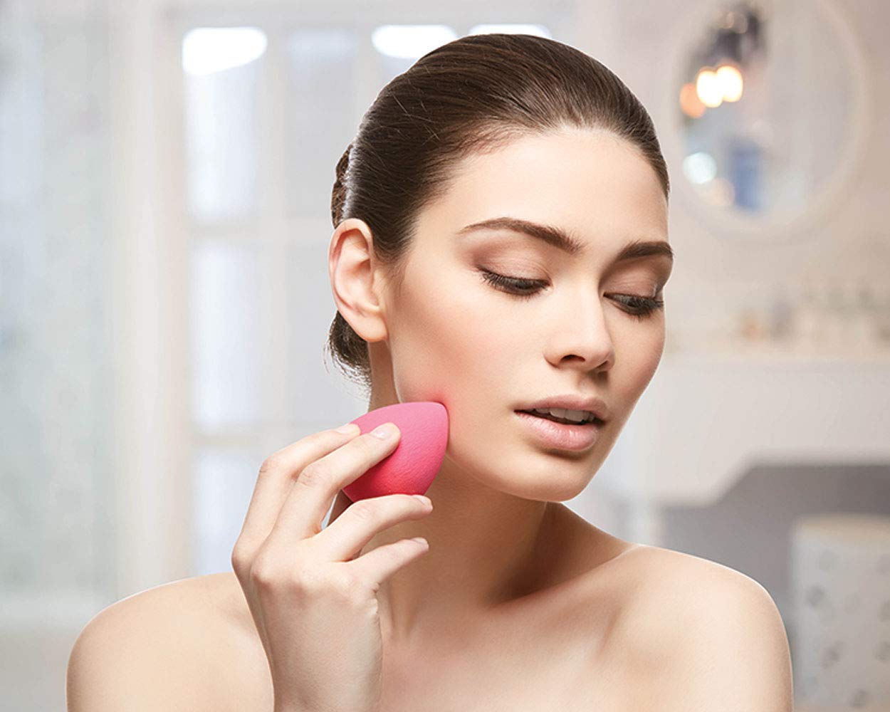 3-Piece Wet or Dry Makeup Sponge Set - Ergonomic Contoured Design for Easy Grip, Rounded & Flat Sides for Seamless Blending of Powder, Liquid & Cream Makeup | Perfect for Everyday Makeup Application, Travel & Professional Use