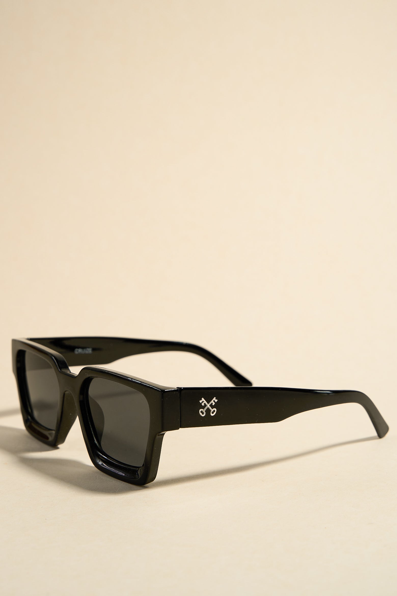 Aspen Black Polarized Sunglasses for Men & Women - UV Protection, Lightweight & Stylish - Perfect for Driving, Beach & Outdoor Activities