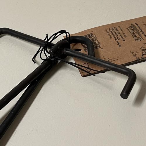 Bayou Classic 0822 Heavy Duty Steel Lift Hooks - 2 Pack for Jambalaya Pots, Crawfish Boils & Outdoor Cooking - Secure Lifting Solution for Cast Iron Dutch Ovens & Large Stock Pots