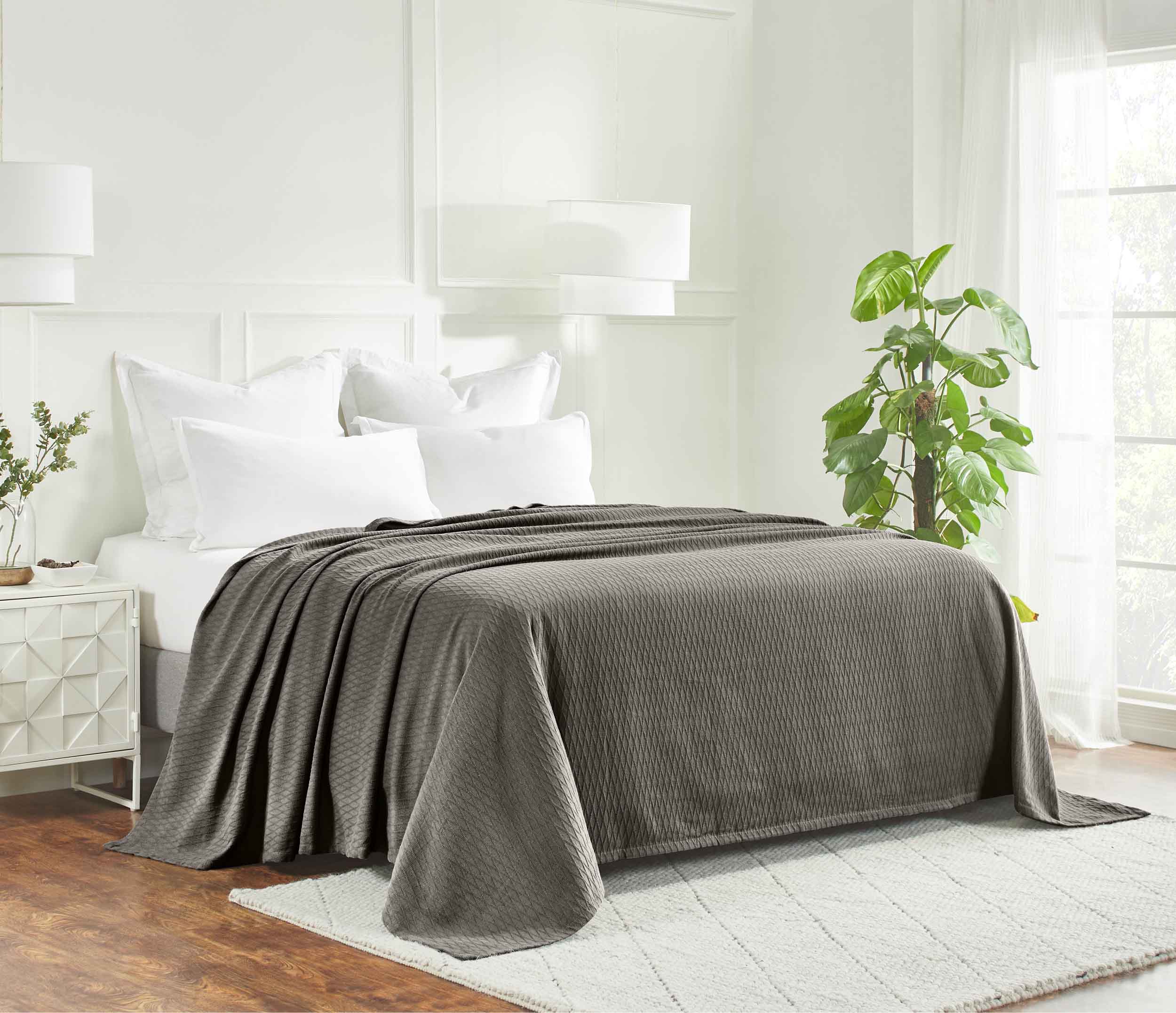 Premium Cotton All-Season Diamond Pattern Bed Blanket & Sofa Throw - Soft Cozy Blanket for Bedroom, Living Room, Travel and Gift Giving