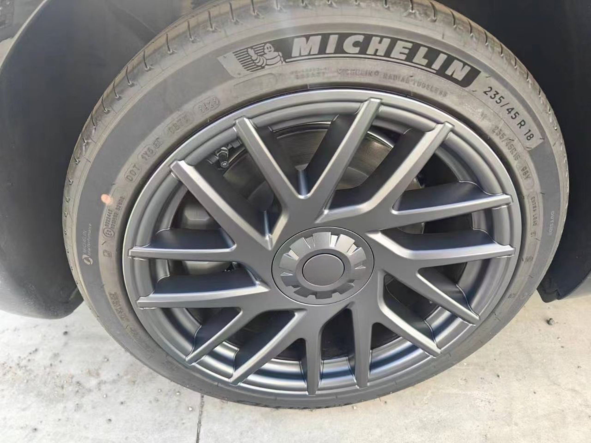 Tesla Aero Wheel Cover for 2024+ Model 3 Highland 18