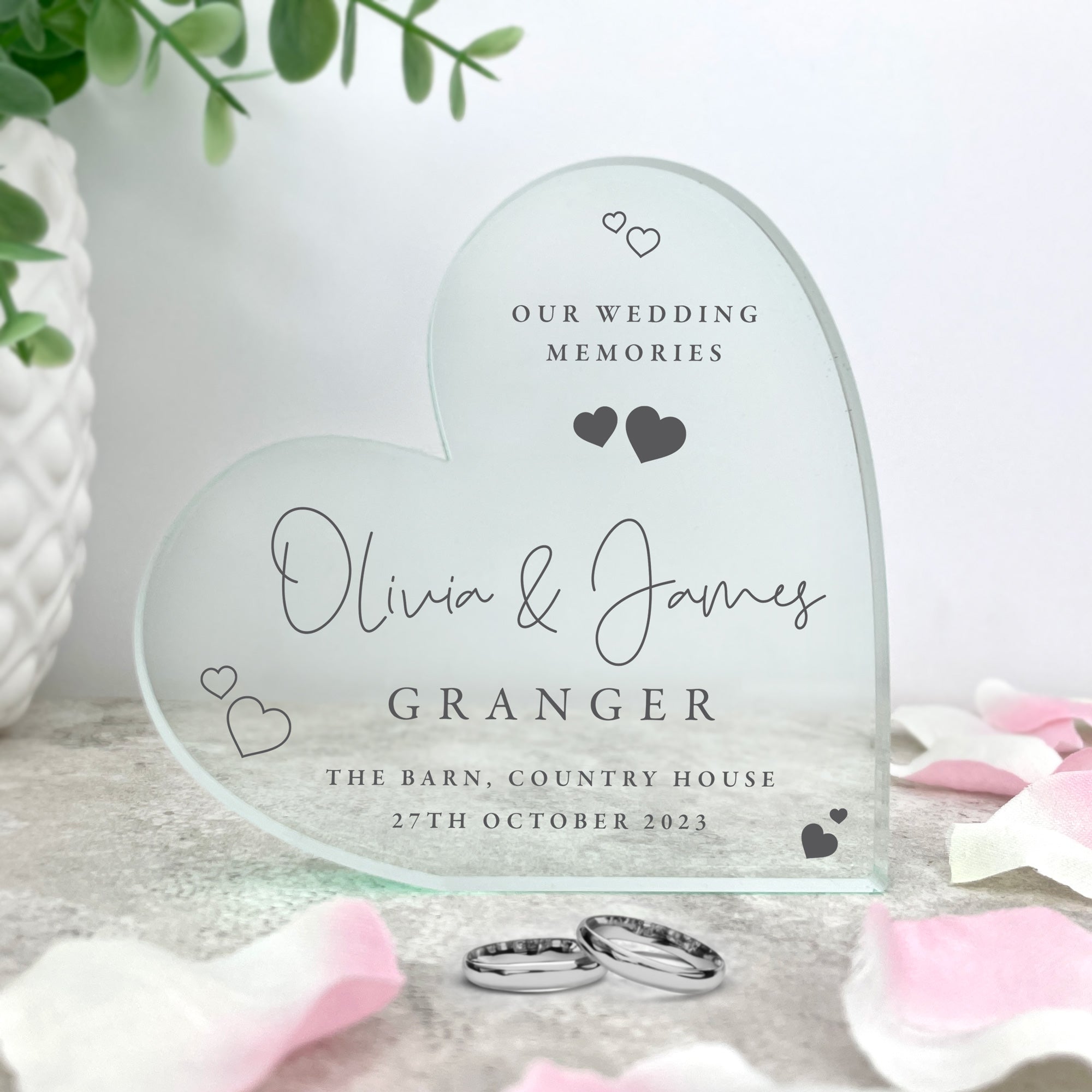 Personalized Wedding Script Acrylic Heart Sign - Custom Freestanding Keepsake for Wedding Ceremonies, Anniversaries & Romantic Home Decor