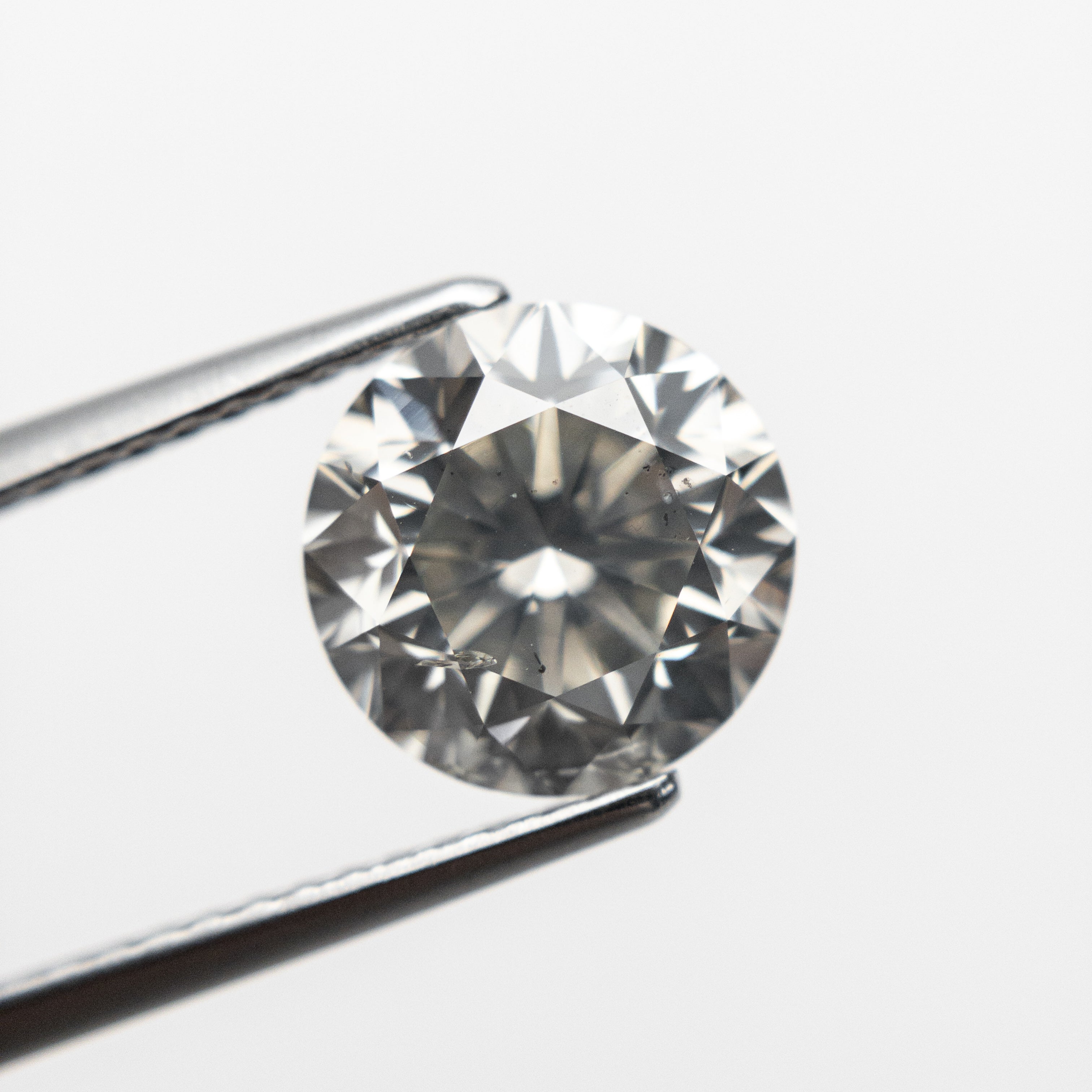 2.71ct Fancy Grey Round Brilliant Cut Diamond - 8.45x8.43x5.80mm SI2+ Clarity - Perfect for Engagement Rings & Fine Jewelry