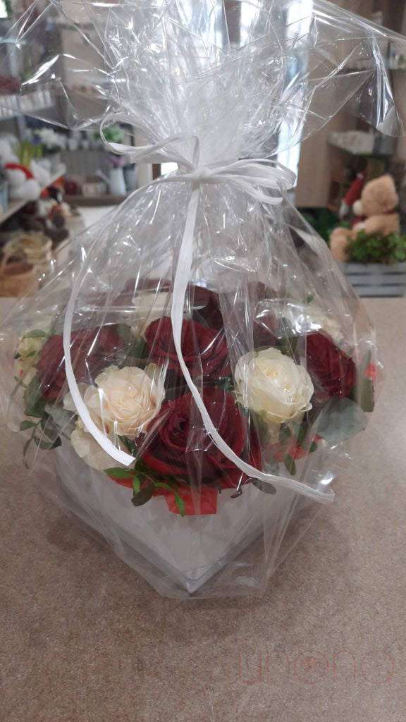 Romantic Valentine's Day Flower Arrangement - Fresh Roses Bouquet for Anniversary, Wedding & Date Night Gifts