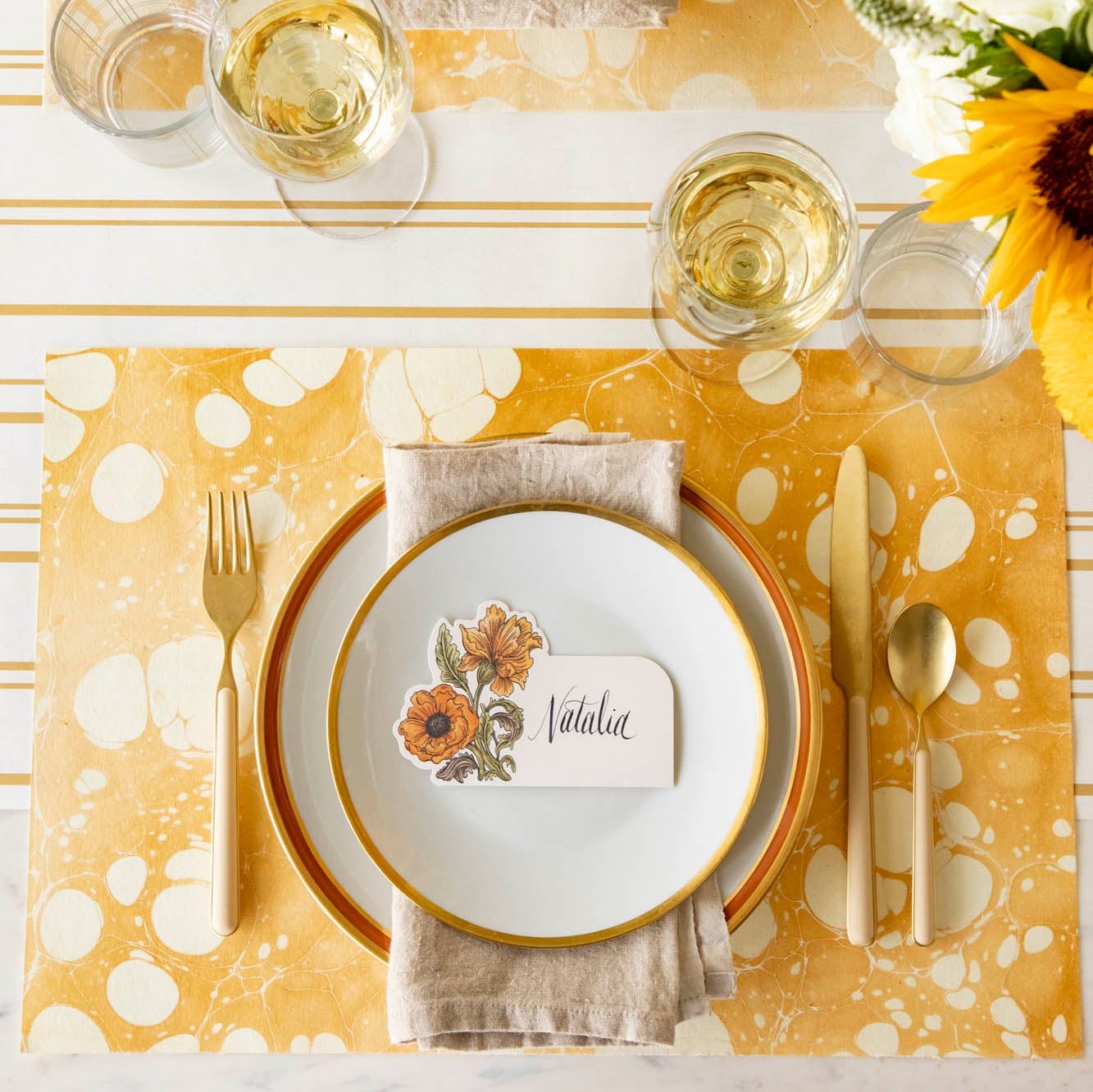 Elegant Autumn-Themed Place Cards for Weddings, Thanksgiving, and Fall Events - Perfect for Table Settings and Seasonal Decorations