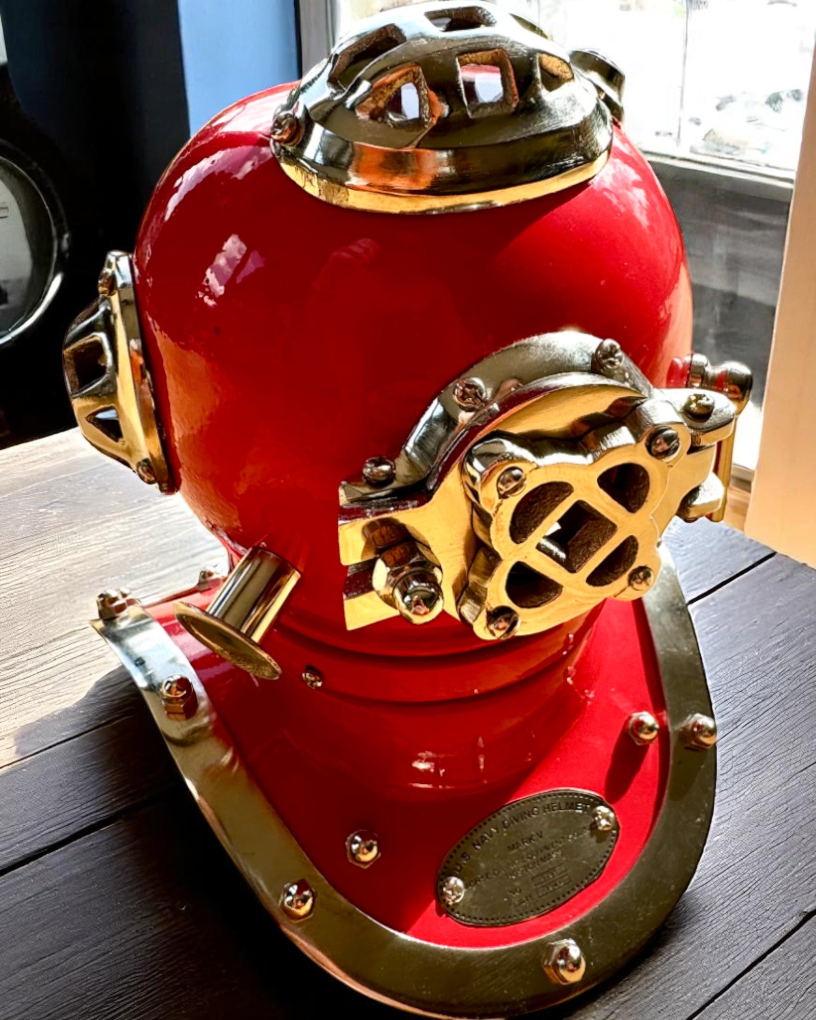 Deep Explorer's Helmet Collector's Edition - 35cm Engraved Firefighter or Diver Gift - Perfect for Scuba Diving, Firefighting Training & Adventure Collectibles