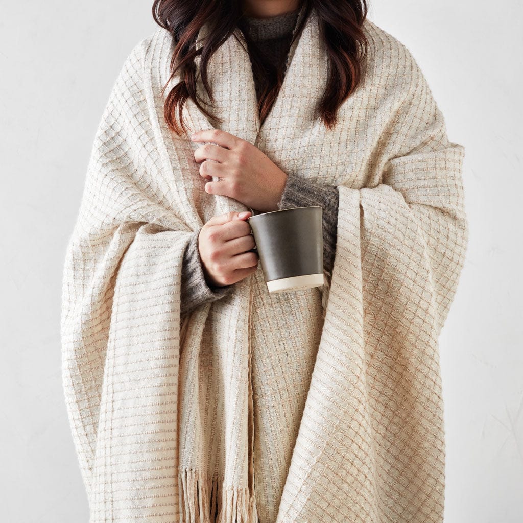 Soft & Warm La Leña Luxe Alpaca Throw Blanket - Premium 100% Alpaca Wool for Cozy Home, Bed & Couch - Perfect for Winter Nights & Gift Giving
