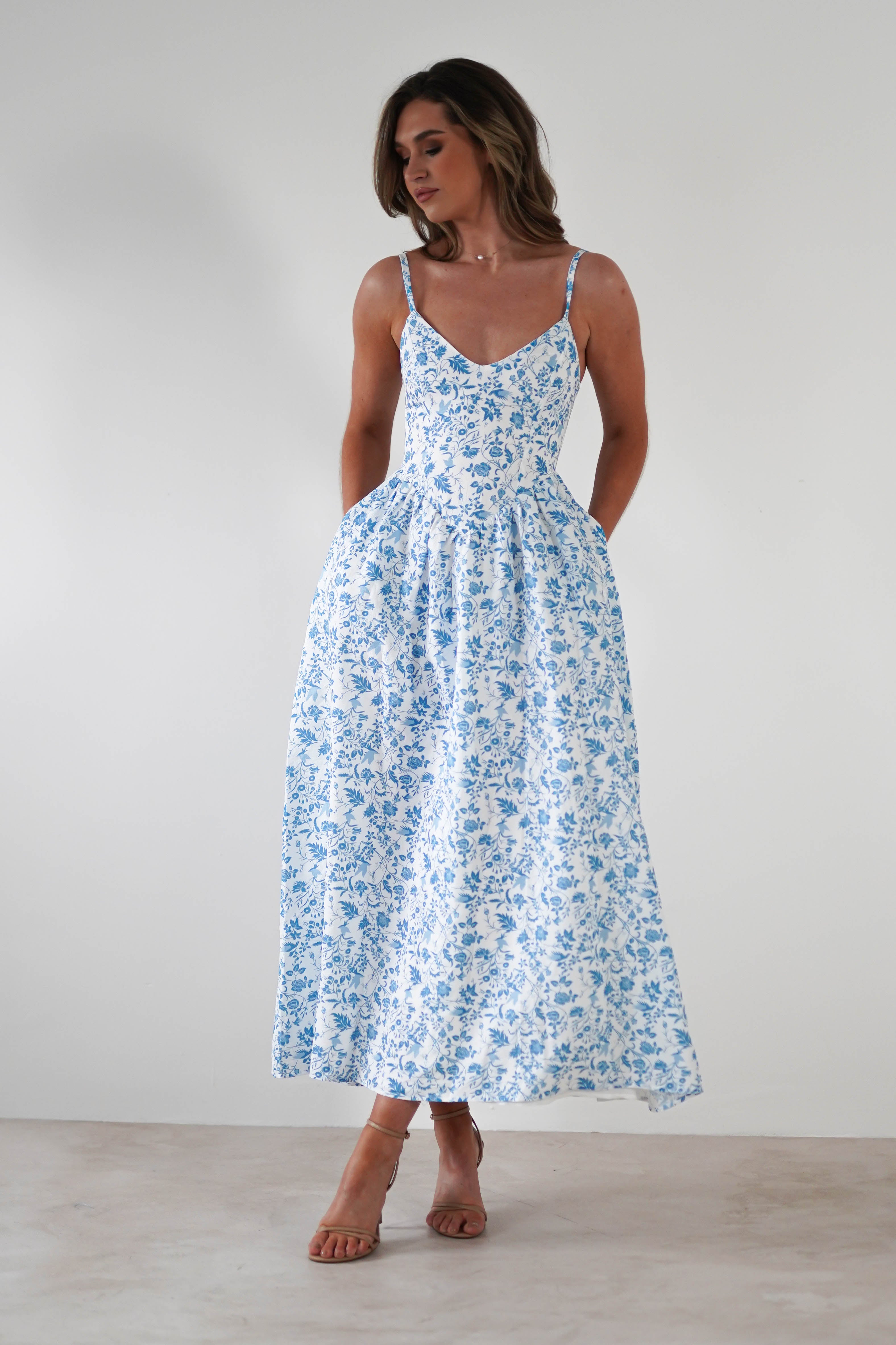 Carolyn Floral Print Maxi Dress - Blue & White Flowy Summer Dress for Women | Perfect for Beach Vacations, Garden Parties & Date Nights