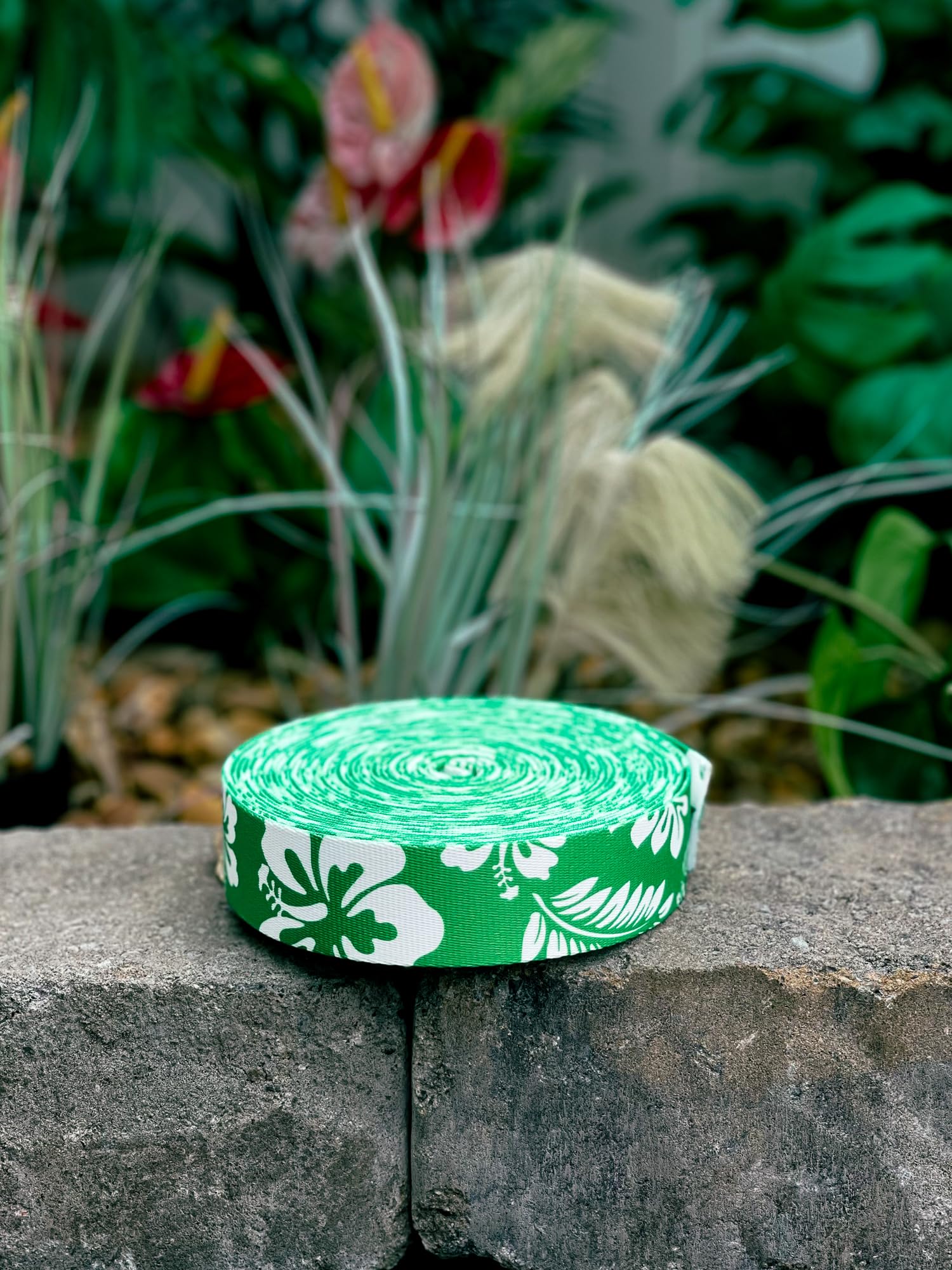 Country Brook Design - Kelly Green Hawaiian Polyester Webbing for Dog Collars, Leashes & Pet Accessories | Durable & Vibrant Outdoor Gear