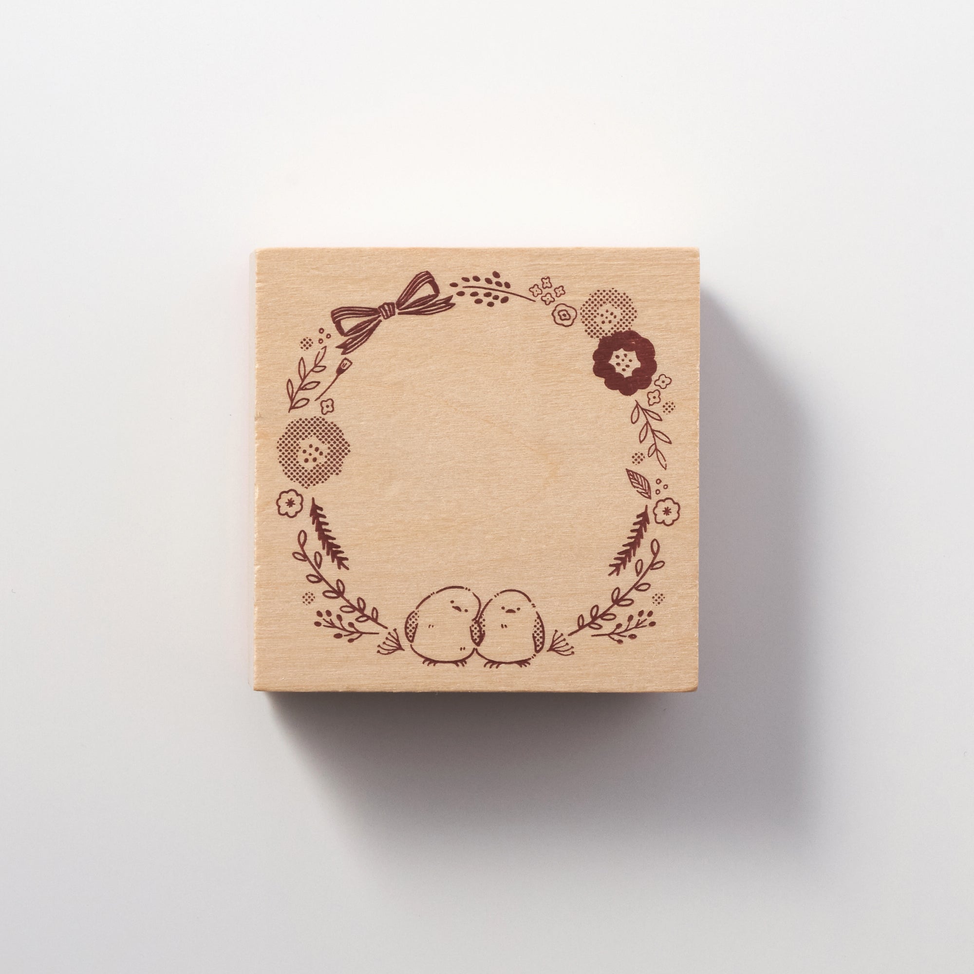 Shimaenaga Irodori Wooden Rubber Stamp Wreath - Handcrafted Japanese Wood Stamp for Card Making, Scrapbooking & DIY Crafts - Perfect for Holiday Greetings, Wedding Invitations & Gift Wrapping