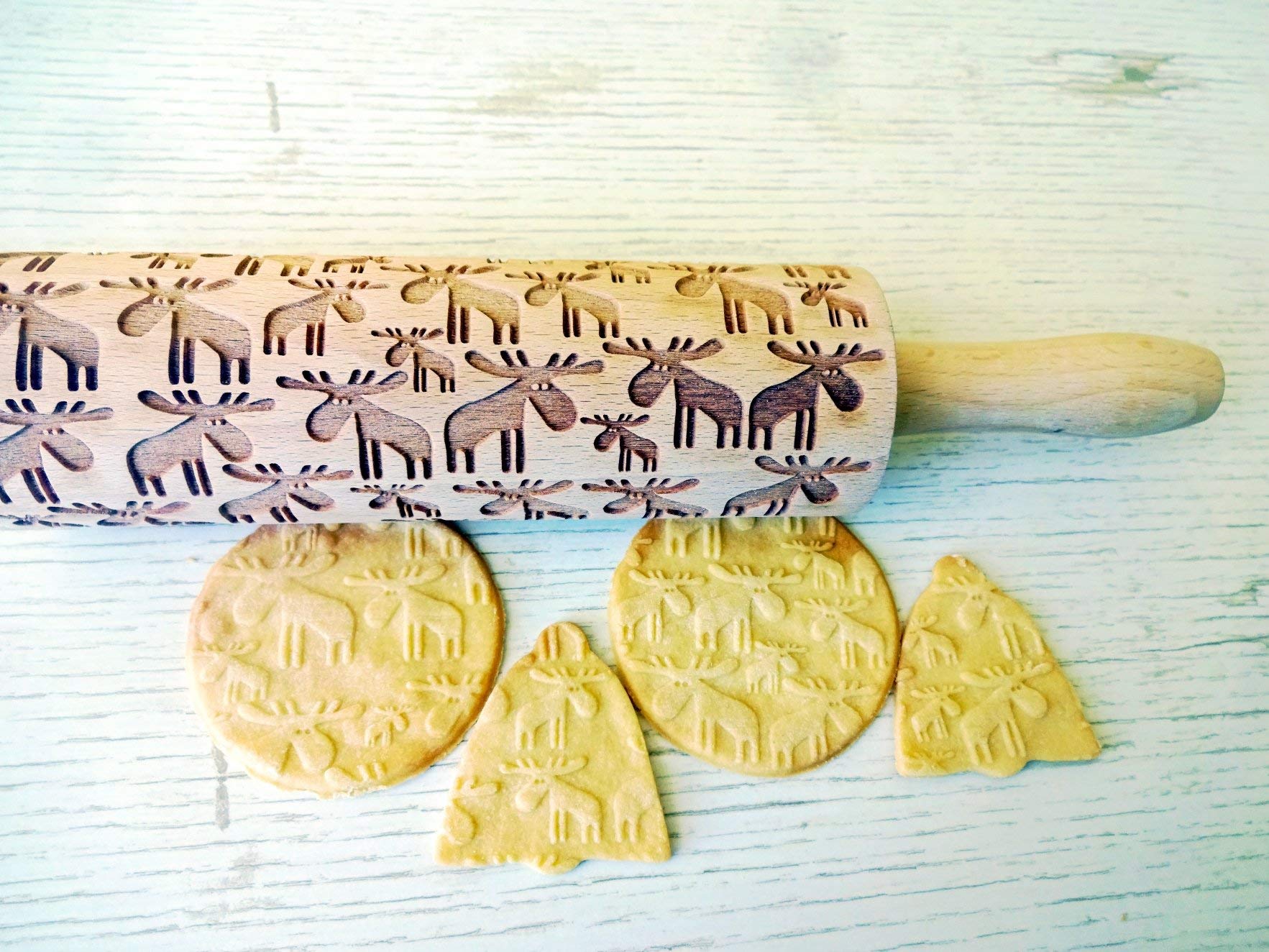 Wooden Rolling Pin with MOOSE Embossing Pattern - Handmade Cookie Dough Press for Baking, Pottery & DIY Crafts - Perfect for Holiday Cookies, Wedding Favors & Home Decor