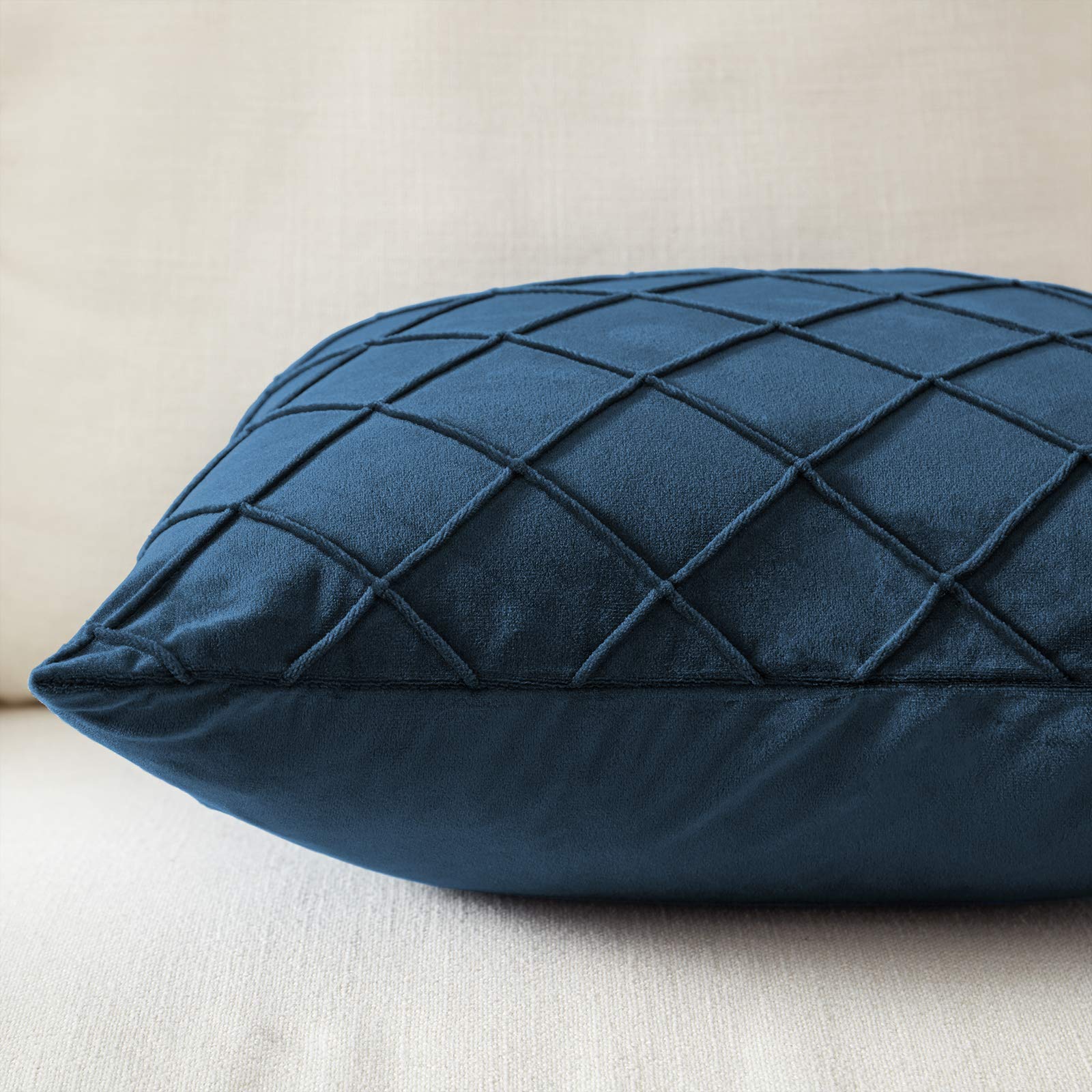 BeBen 2 Pack Velvet Throw Pillows 20x20 Inch - Soft Decorative Pillow Covers for Sofa, Bed, Car & Outdoor - Dark Blue Solid Cushion Case - Perfect for Living Room Decor, Travel & Cozy Home Accents
