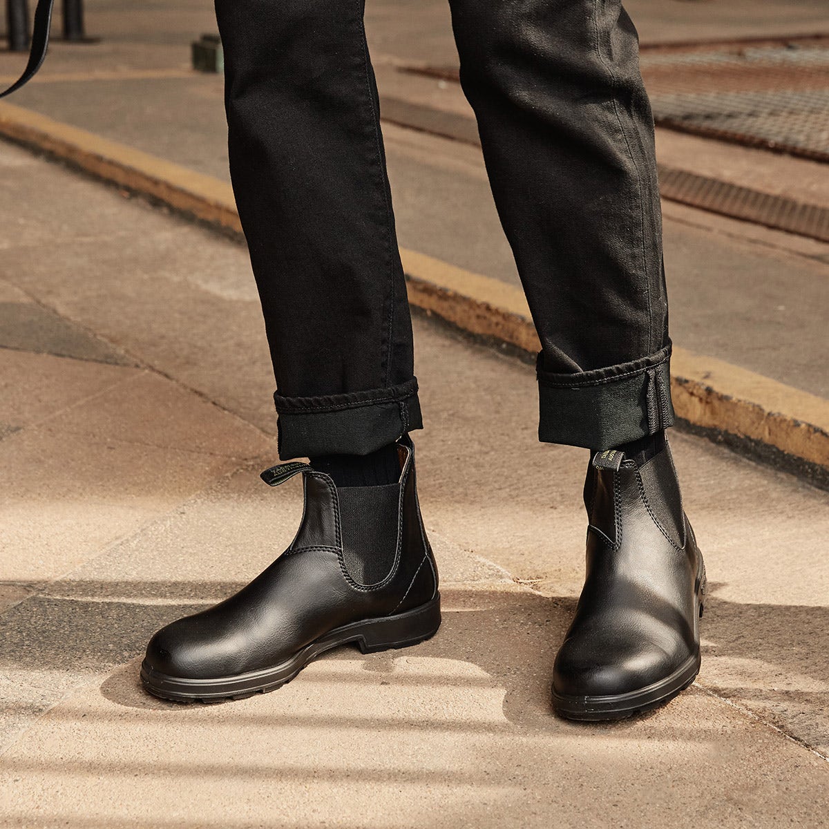 Blundstone 2115 Black Chelsea Boots for Men & Women - Comfortable & Durable Ankle Boots for Work, Hiking & Everyday Wear