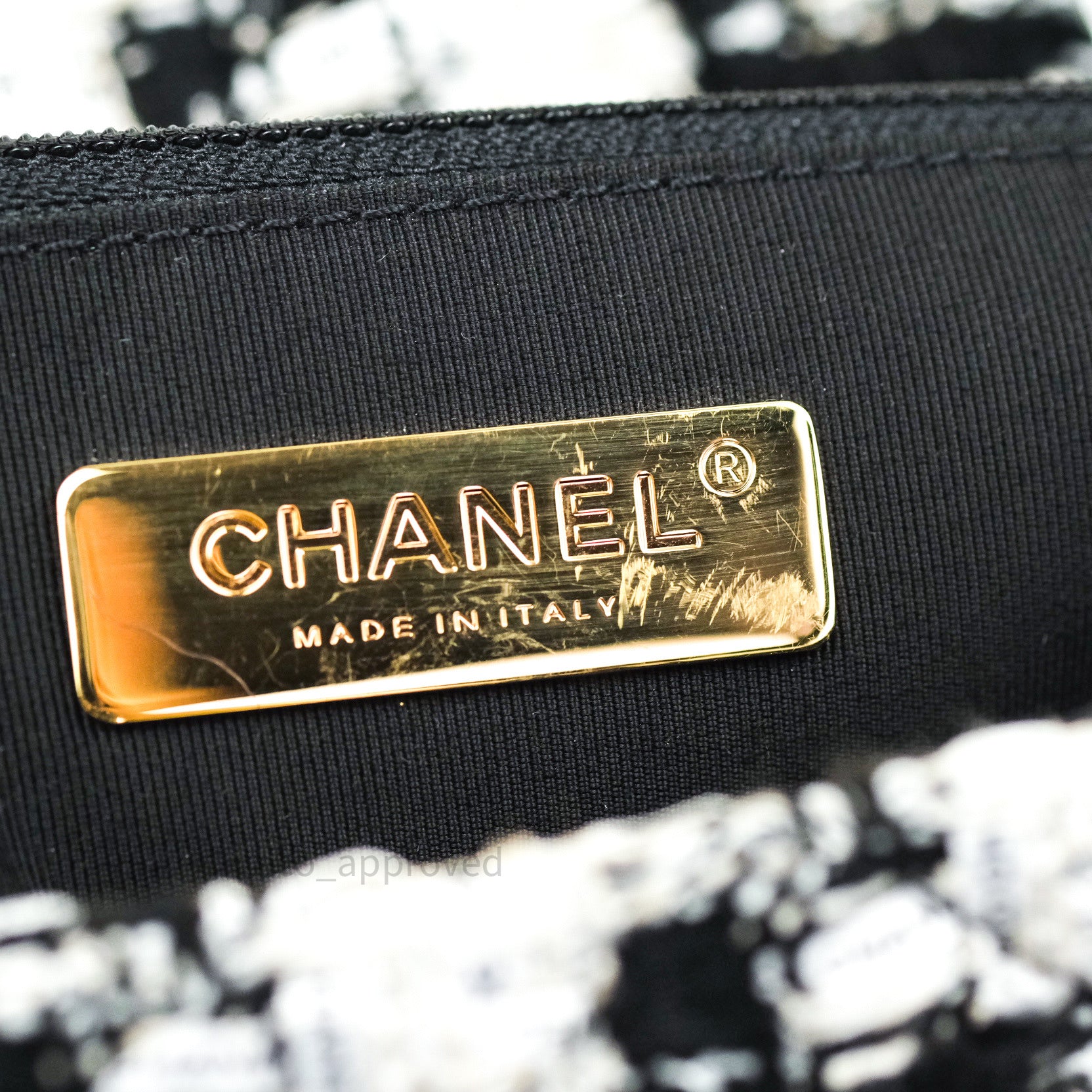 Chanel 19 Medium Flap Bag - White Tweed with Ribbon & Mixed Hardware - Luxury Designer Handbag for Women, Perfect for Parties, Weddings & Everyday Elegance