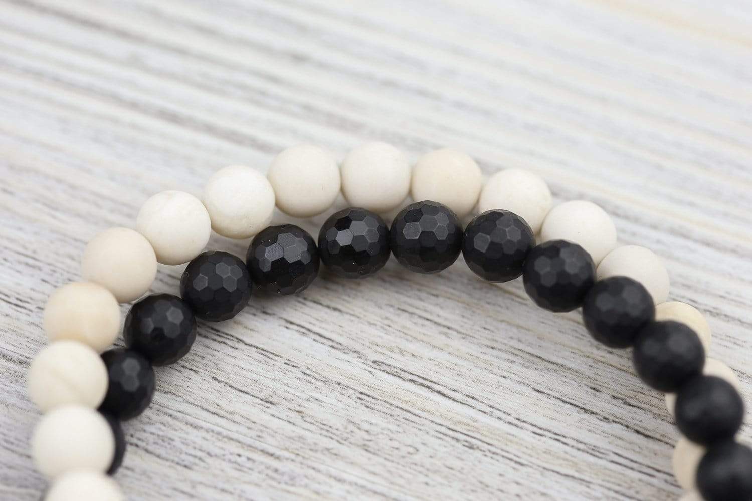 Authentic Tibetan Dzi Bead Bracelet for Protection & Good Luck | Handmade Buddhist Mala for Meditation & Spiritual Healing | Perfect Gift for Yoga Practitioners & Wellness Enthusiasts