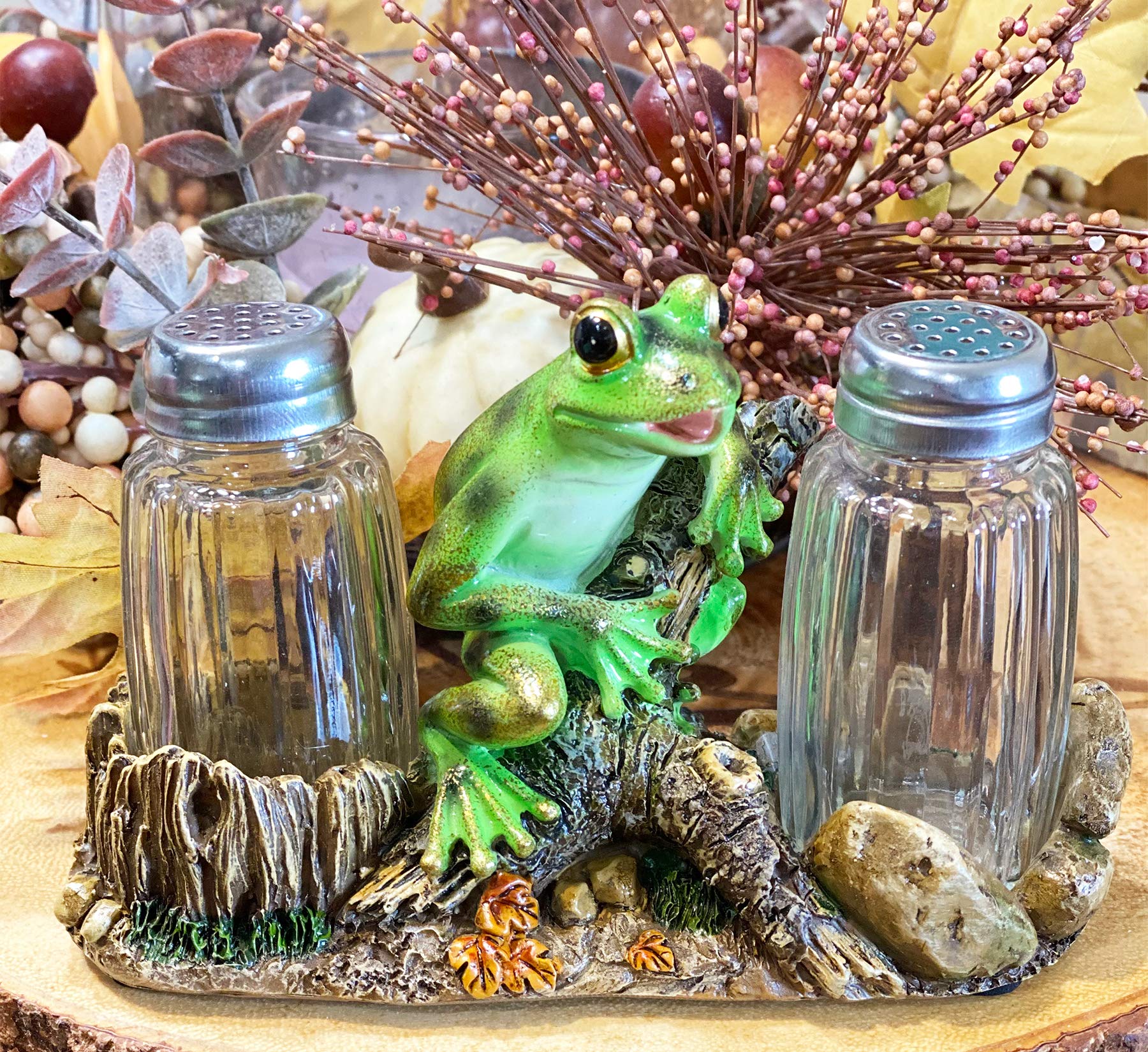 Ceramic Frog Salt and Pepper Shaker Set - Farmhouse Kitchen Decor with Glass Caddy - Cute Frog Gifts for Friends & Family - Perfect for Dinner Table, Countertop Decor, and Housewarming Parties