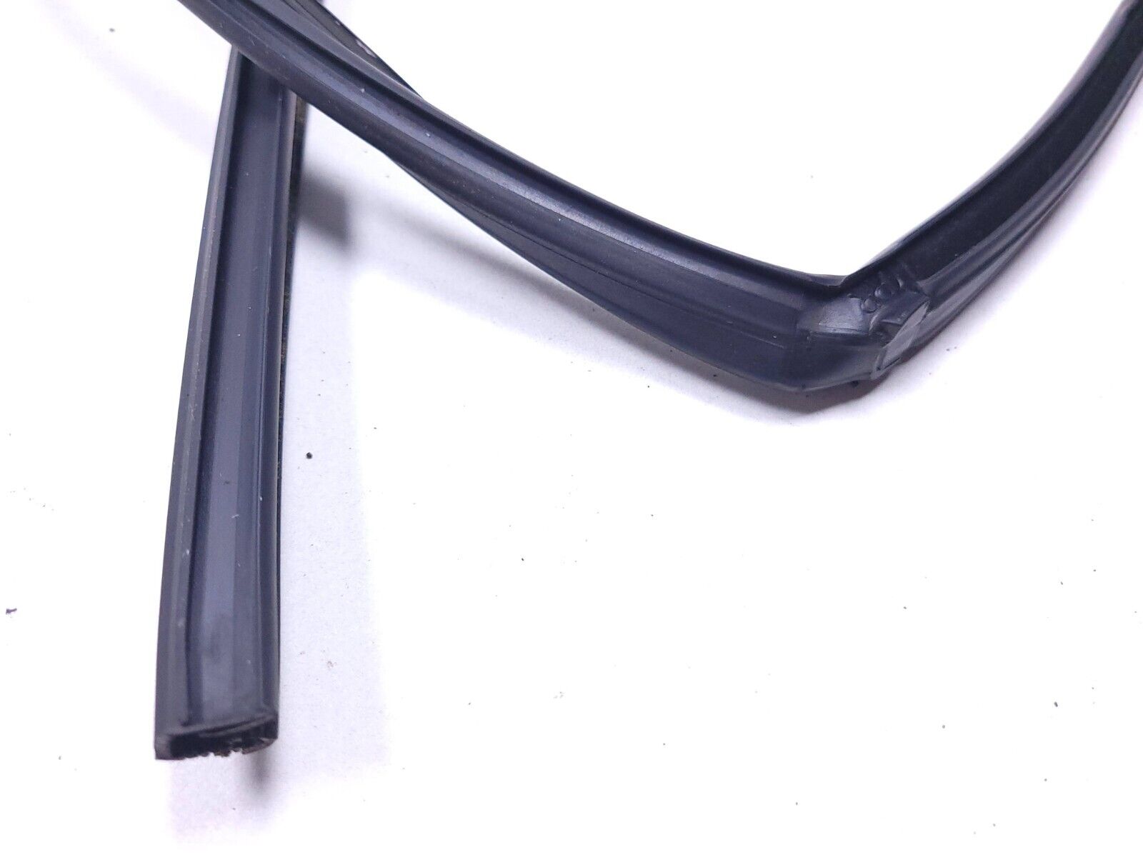 03 08 Toyota Corolla Rear Right Passenger Side Door Weatherstrip Seal - 3pcs OEM Replacement - Perfect for Weather Protection & Noise Reduction While Driving