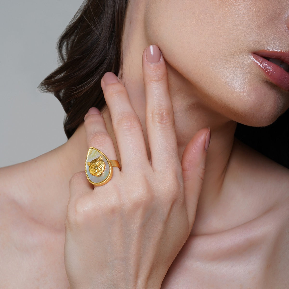 Tigris Charm Gift Box - Tiger Necklace & Ring Set with Mother of Pearl | Unique Jewelry for Women, Birthday Gifts, Anniversary Presents