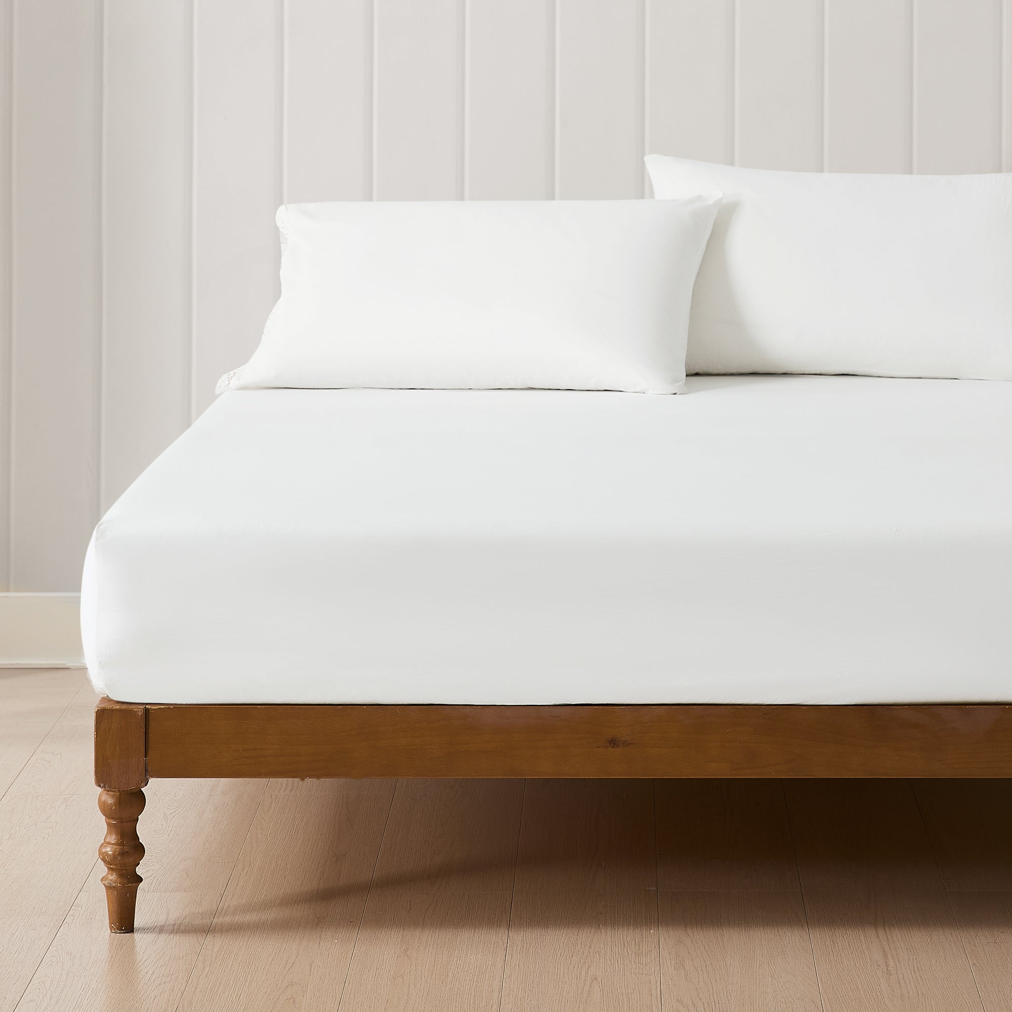 Evelyn Lace Trim Cotton Sheet Set - Queen Size 4-Piece Bedding Set with Soft Breathable Fabric for Comfortable Sleep - Perfect for Master Bedroom, Guest Room, and Luxury Home Decor