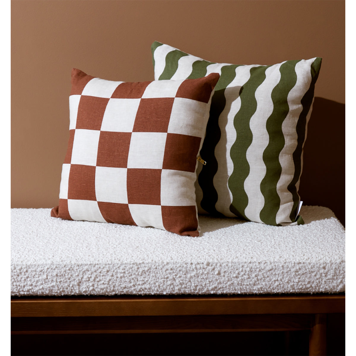 Large Square Checkered Cushion - Stylish Home Decor for Sofa, Bed & Living Room - Perfect for Cozy Comfort & Modern Interior Design