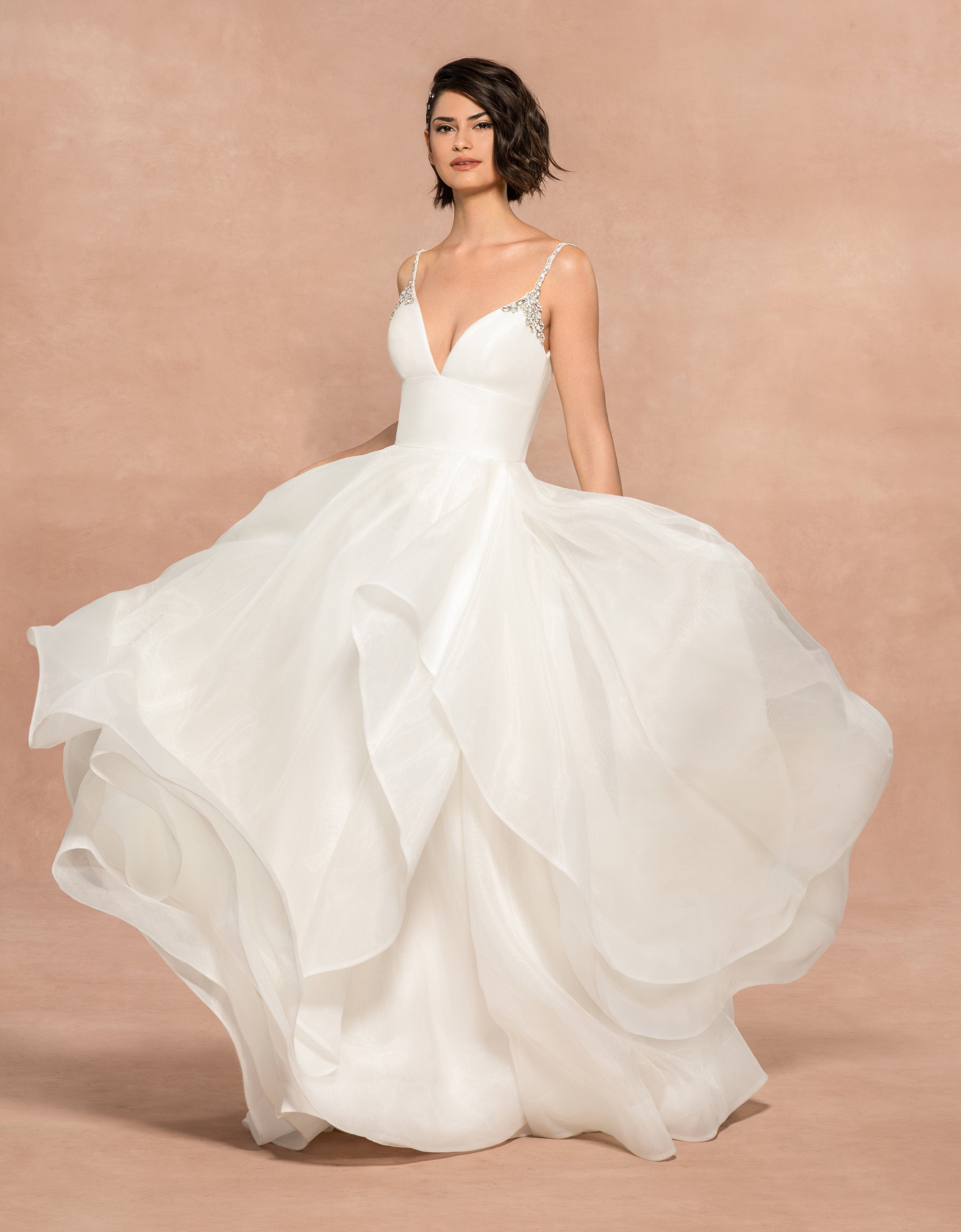 Hayley Paige Halsey Blush Wedding Dress Size 6 - Elegant Bridal Gown for Church Ceremony & Beach Weddings