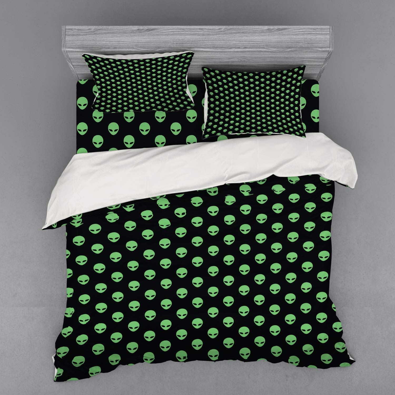 Ambesonne Alien Duvet Cover Set - 4 Piece King Size Bedding with Shams & Fitted Sheet - Fern Green & Black UFO Extraterrestrial Design - Perfect for Sci-Fi Themed Bedrooms & Alien Enthusiast Decor