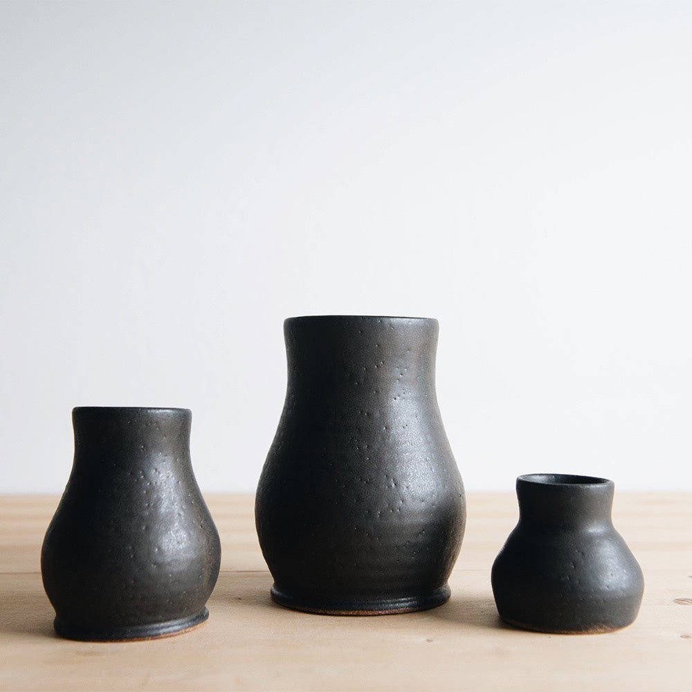 Elegant Dark Ceramic Bloom Vase for Home Decor - Perfect for Floral Arrangements, Wedding Centerpieces & Living Room Accents