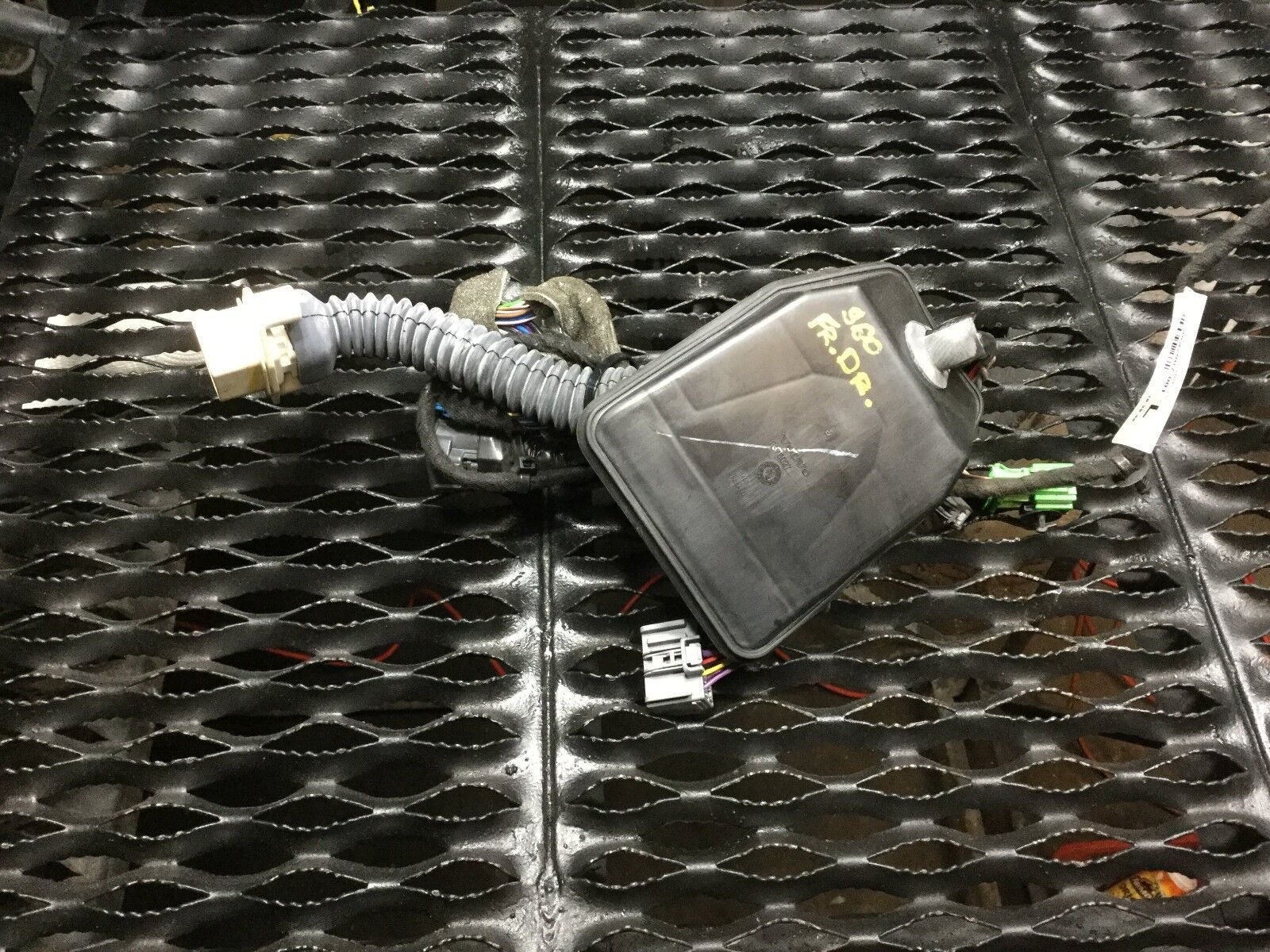 Volvo S60 Front Left Driver Door Wire Harness OEM 01-09 - Replacement Electrical Wiring for Volvo S60 Sedan - Perfect for DIY Repairs & Auto Maintenance