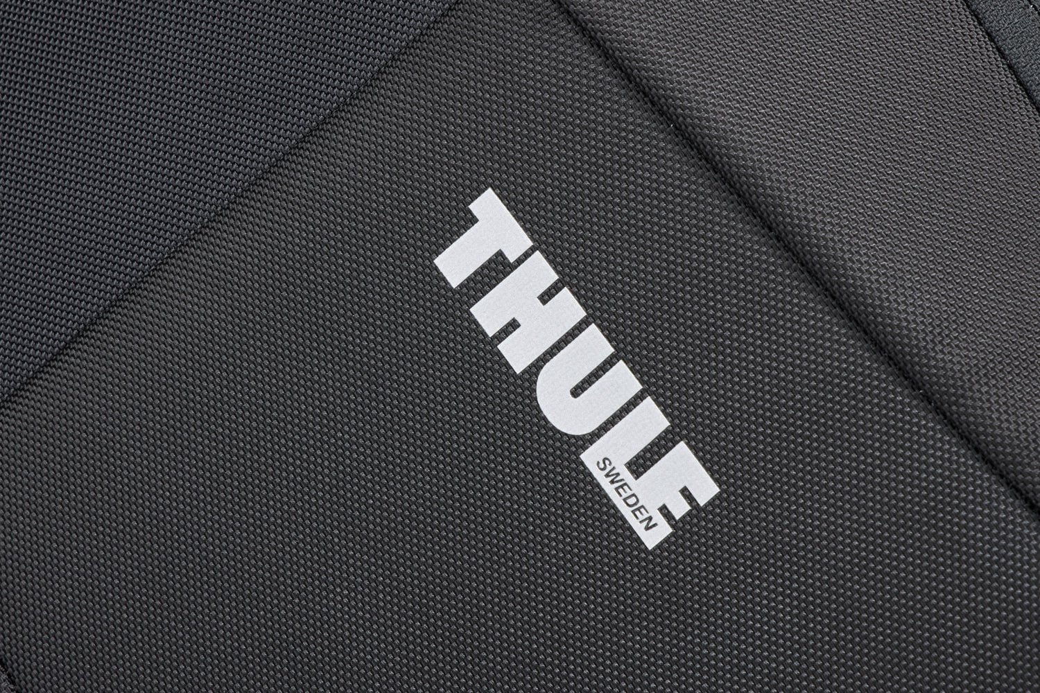 Thule Accent 28L Backpack - Lightweight & Durable Daypack for Travel, Hiking & Commuting - Water-Resistant Black Laptop Backpack with Padded Shoulder Straps