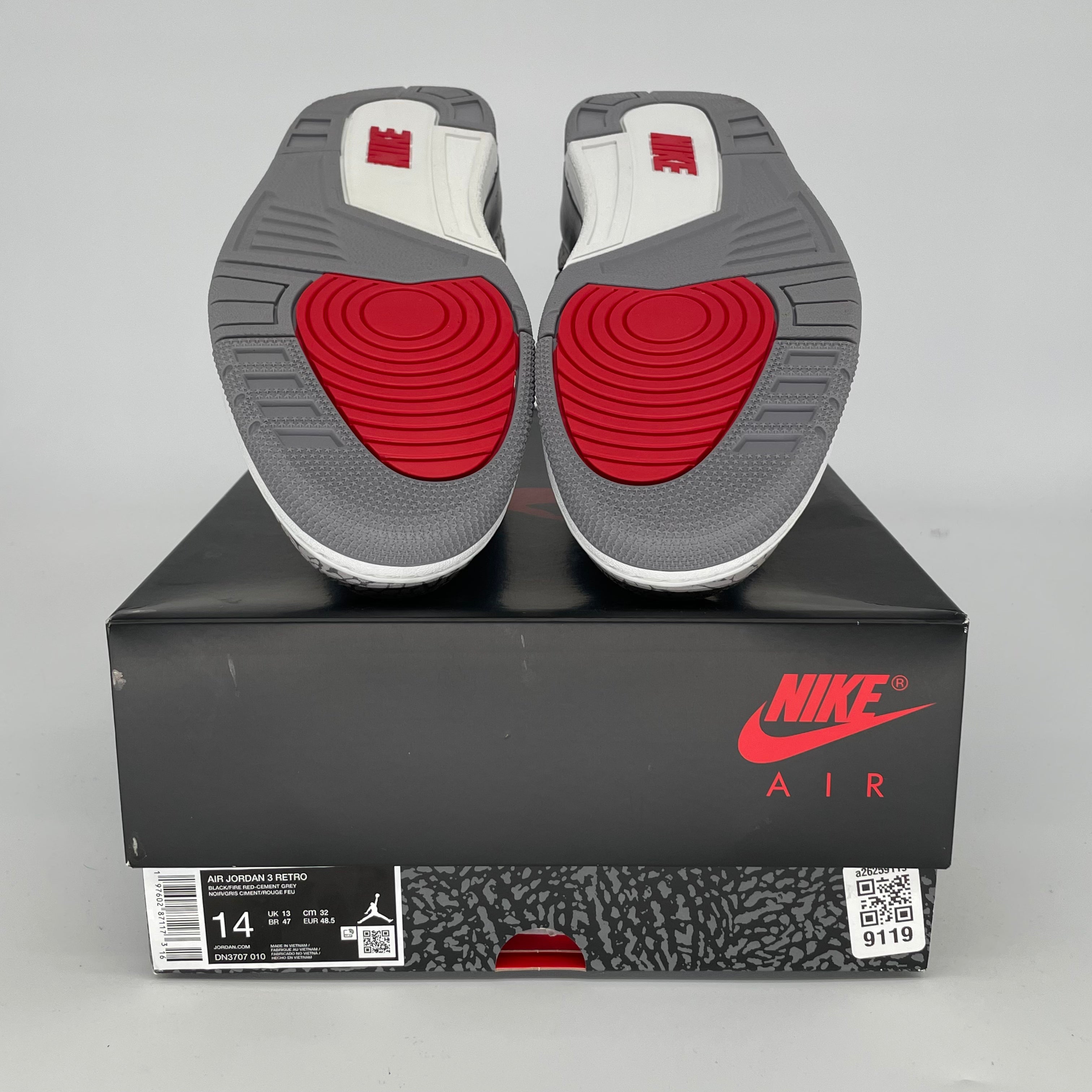 Original Title: AIR JORDAN 3 BLACK CEMENT SIZE 14 DN3707 010   Optimized Title: **Air Jordan 3 Retro Black Cement Men's Basketball Shoes Size 14 (DN3707-010) - Perfect for Sneaker Collectors & Court Performance**