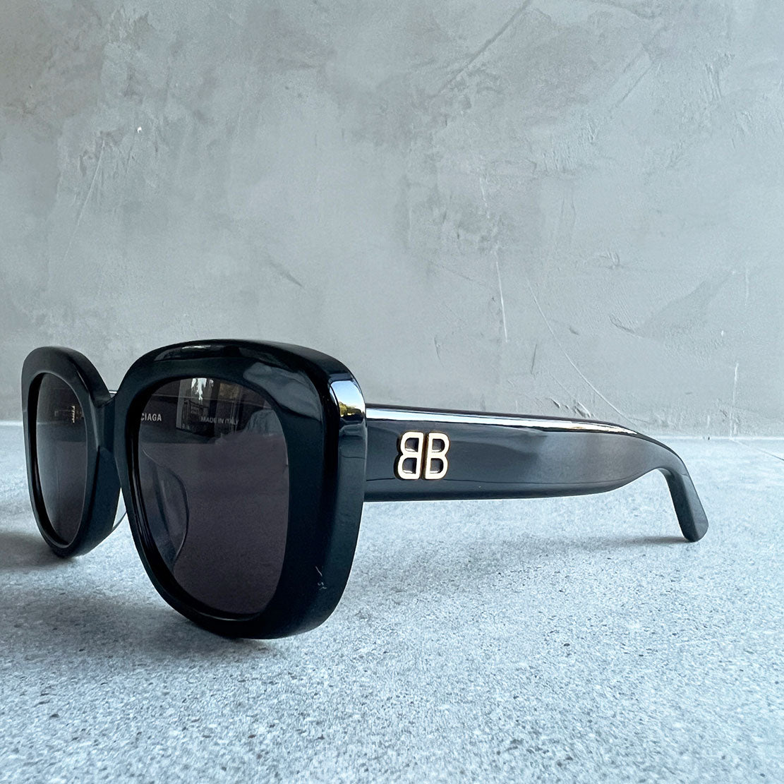 BALENCIAGA BB0295SK Pillow Smart Sunglasses - Black Aviator Style Luxury Shades for Men & Women | Perfect for Outdoor Activities, Travel, and Fashion Statements