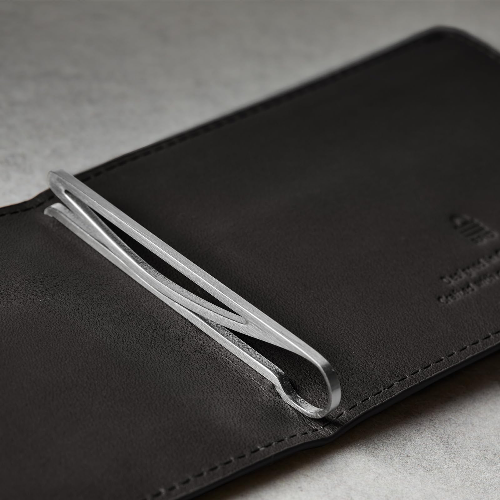 Distil Union Wally Classic Men's Slim RFID-Blocking Leather Bifold Wallet with Money Clip - Minimalist Front Pocket Billfold for Everyday Carry (Black) | Perfect for Travel, Business & Daily Use