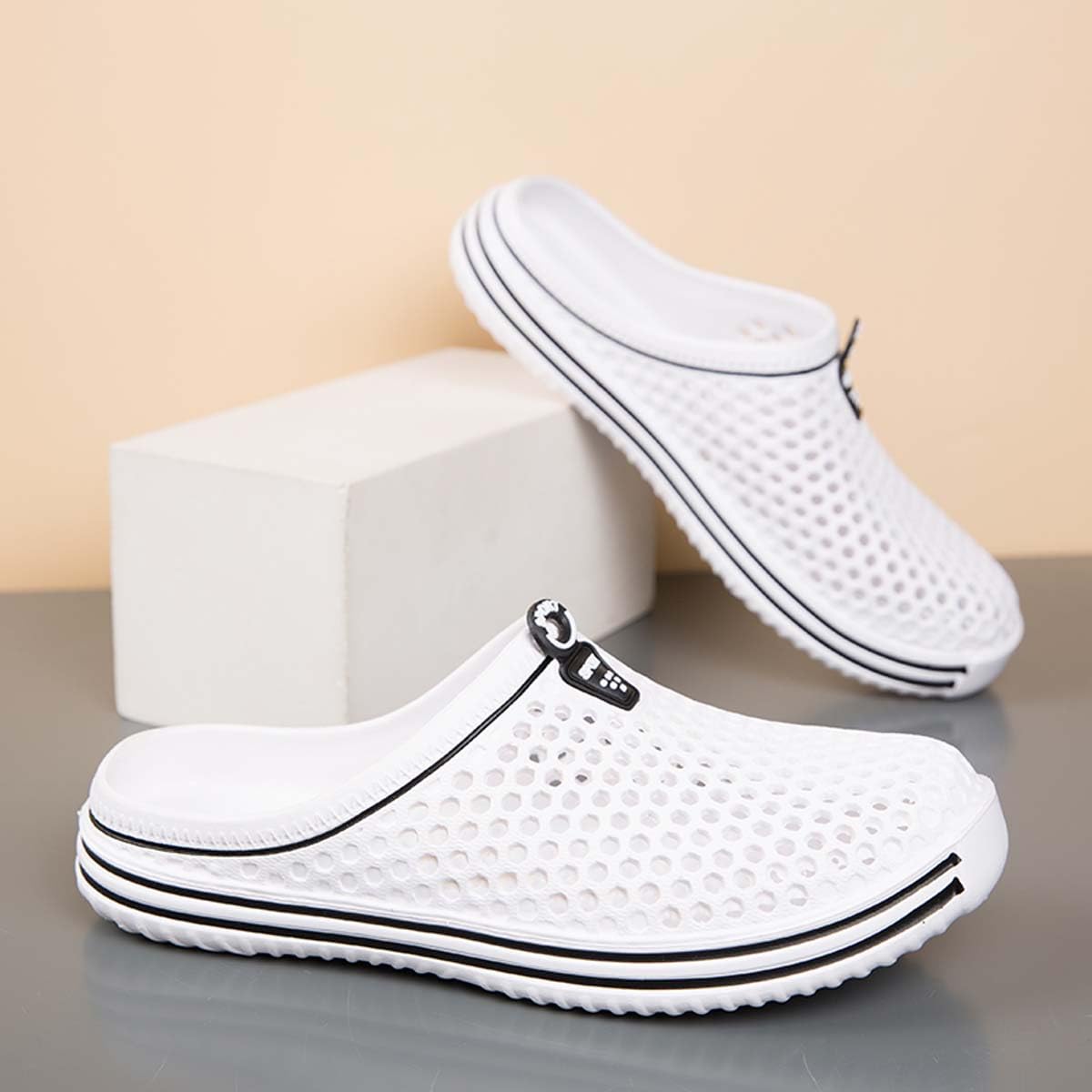 **HYDLONGR Men's & Women's Lightweight Breathable Non-Slip Garden Shoes - Quick-Drying Beach Sandals, Water Play Slippers, Clogs & Mules for Outdoor, Gardening, Beach & Pool Use**